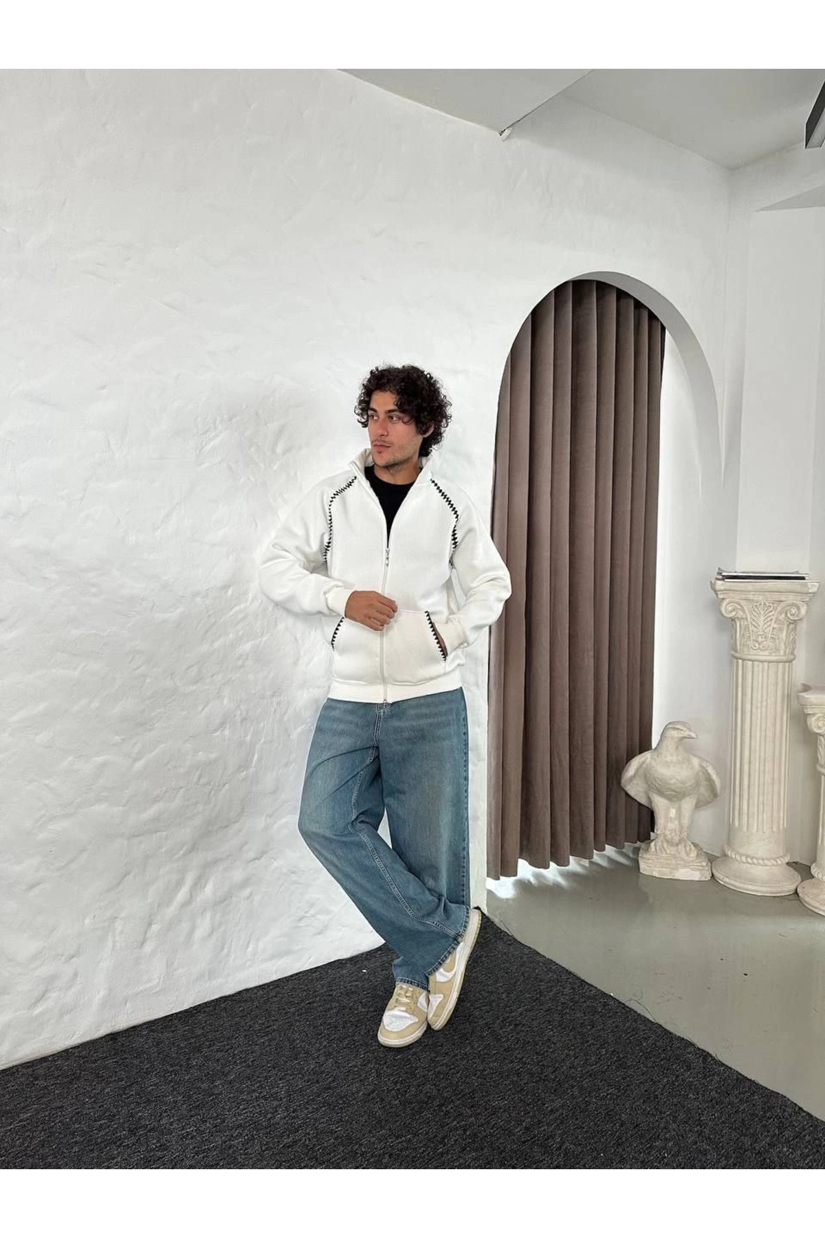 pilelistore Oversize Dik Yaka Fermuarlı Sweatshirt - Zincir Nakışli Kanguru Cepli - Beyaz fotoğrafı 6 (önizleme)