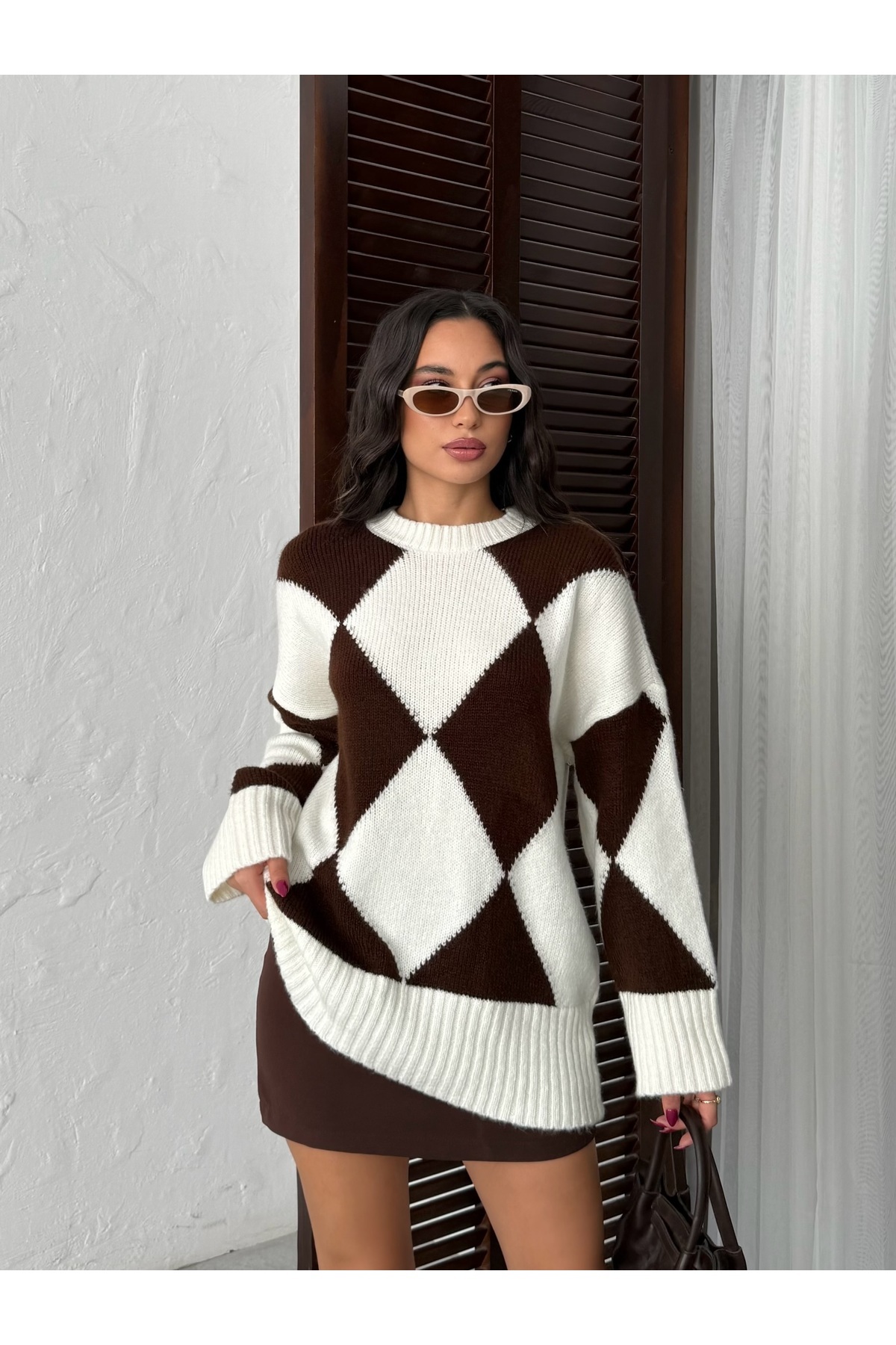 BEJNA Жіночий коричневий светр оверсайз з геометричним візерунком