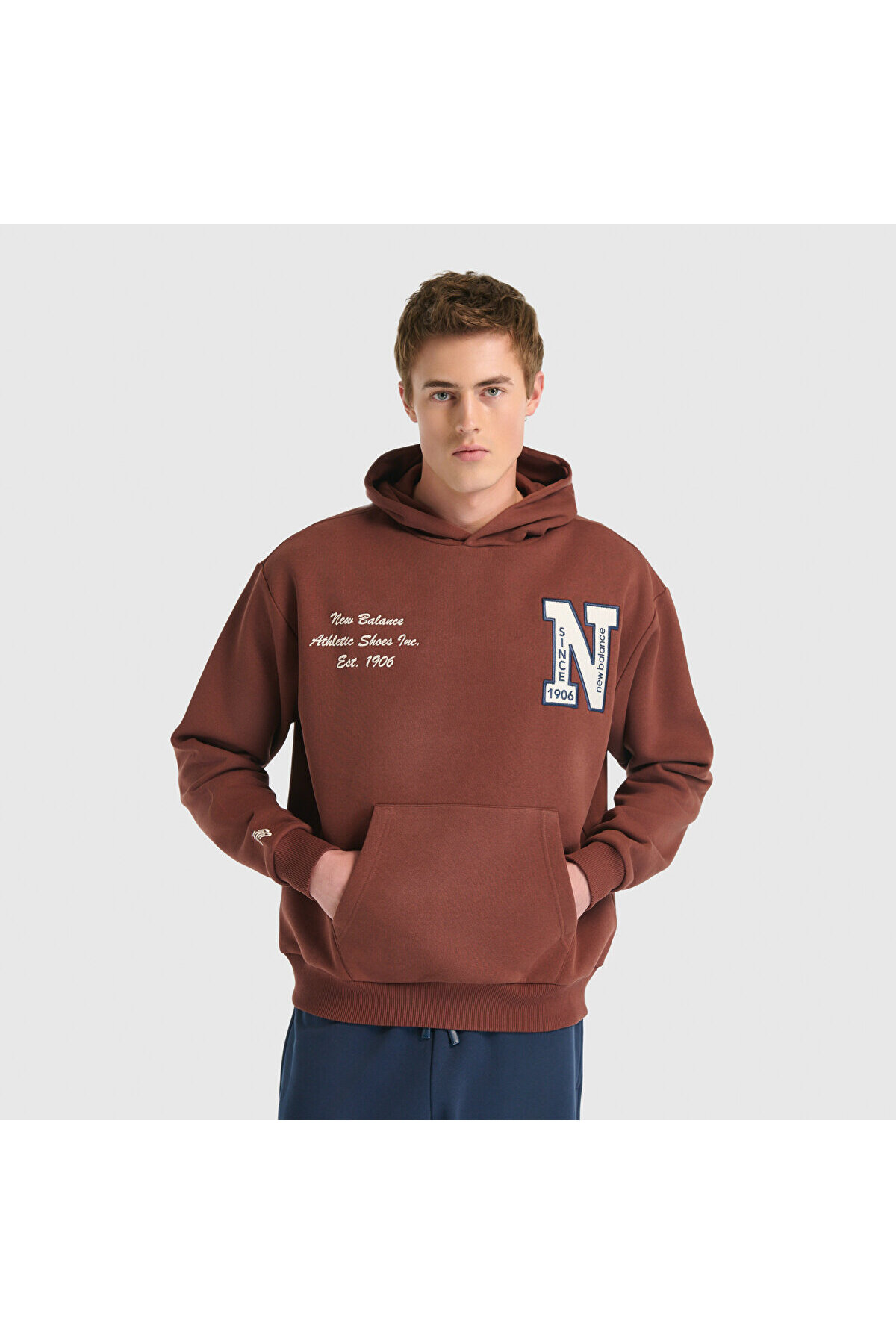 سویشرت قهوه‌ای یونیسکس UNH3534 نیو بالانس سویشرت New Balance