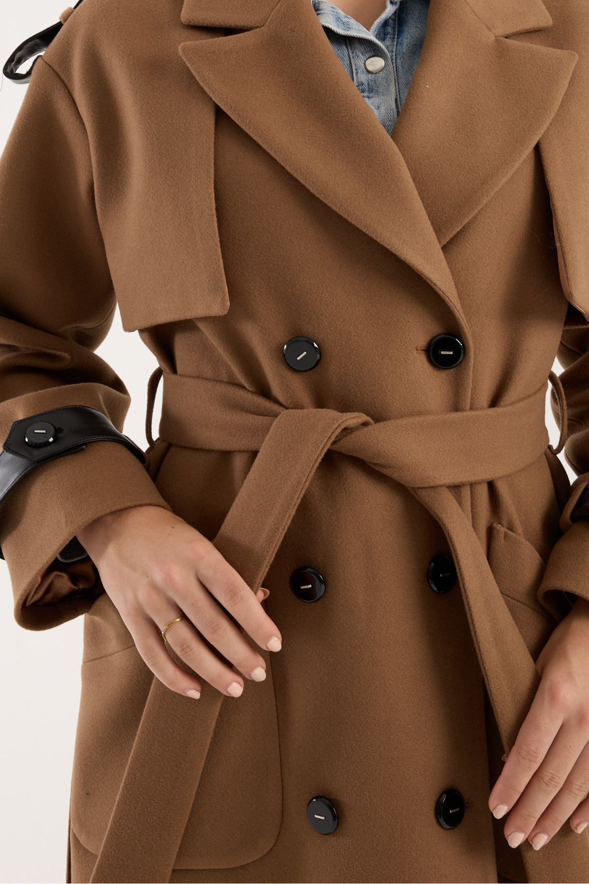 ŞEYDA ERTEM  KAHVERENGİ DERİ DETAYLI YÜNLÜ KAŞE UZUN MANTO - Görsel 5