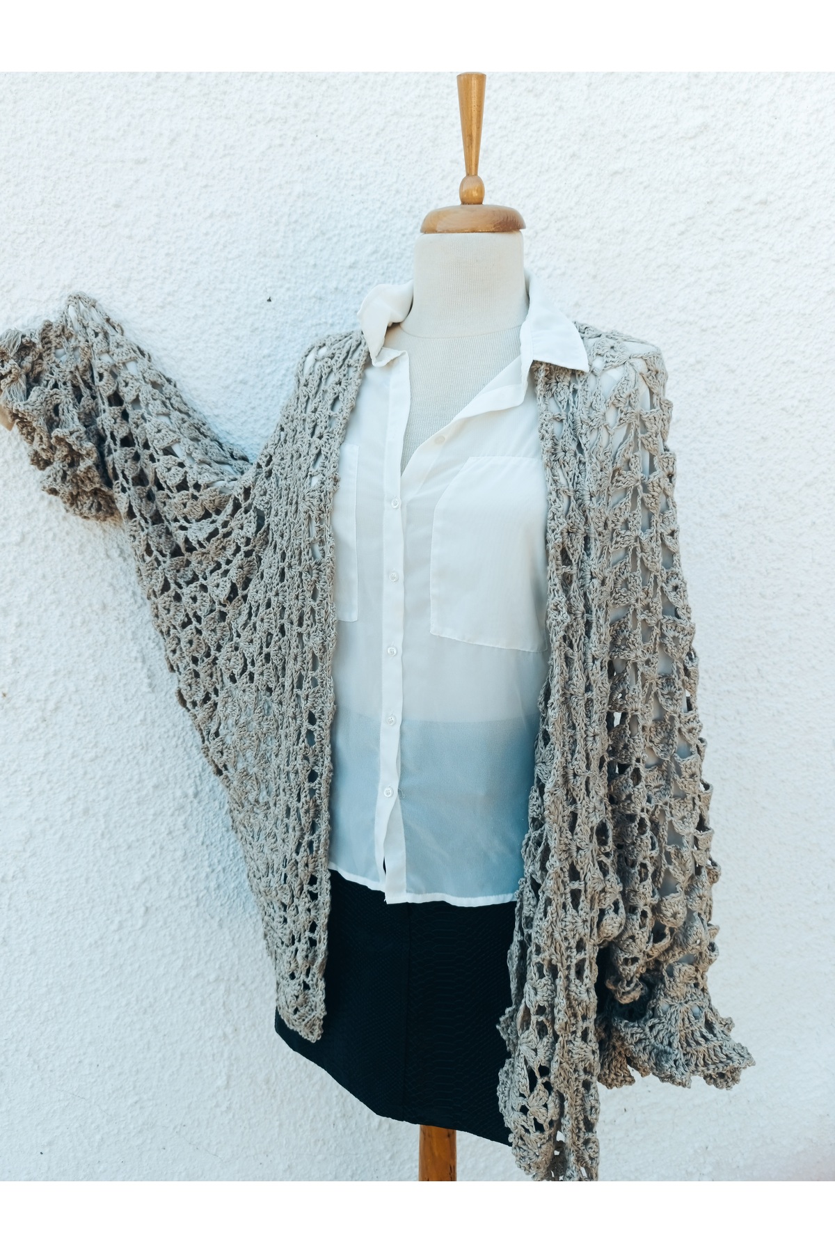 Hippybutik Toprak Tonlu Gri Bej El Örgüsü Kalın Ajur Şal/Hırka Panço Tarzı Düşük Kollu Şal görsel 3