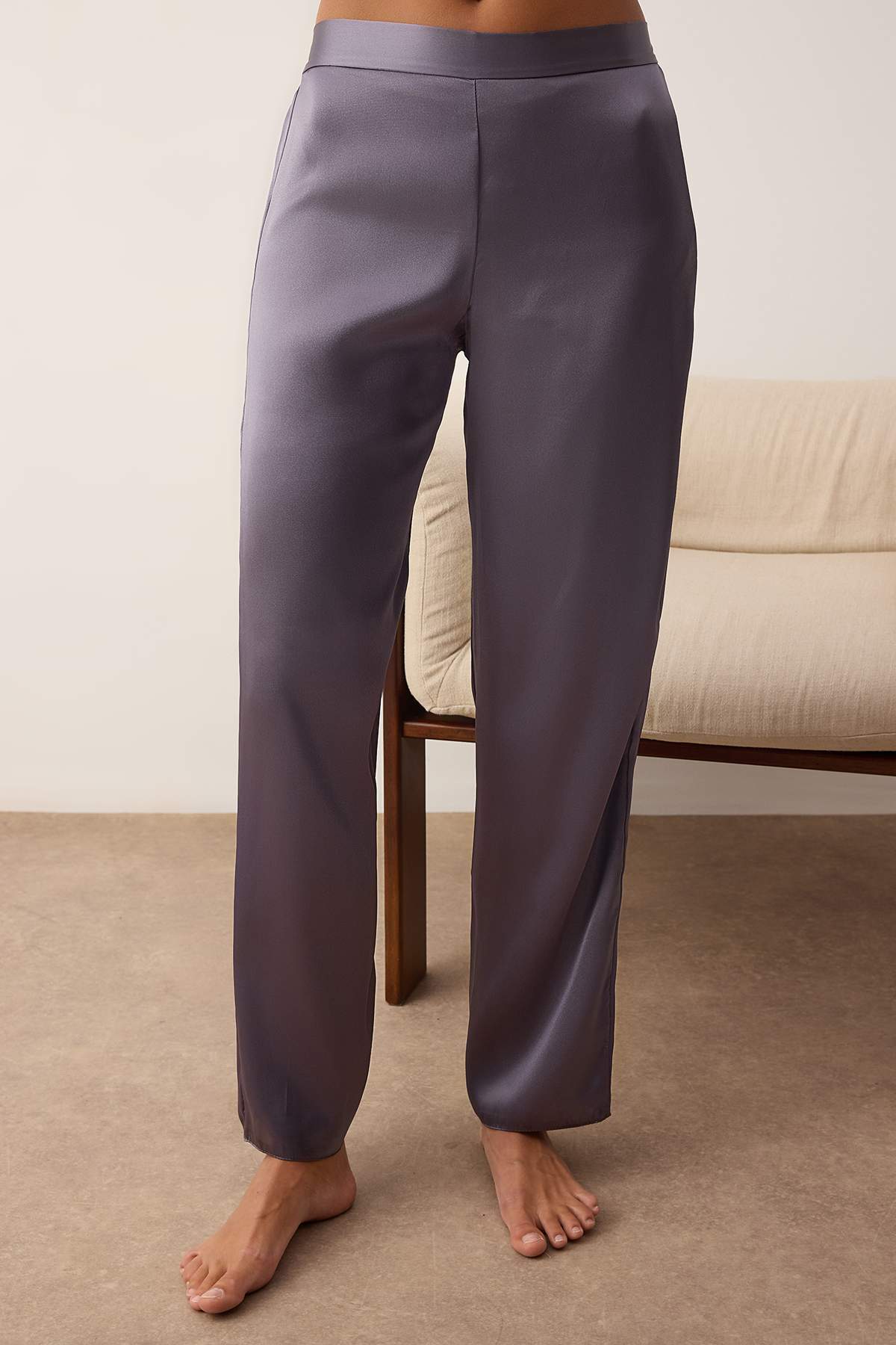 Trendyolmilla  Antrasit 3'lü Çeyiz Set Dantel Detaylı Saten Dokuma Pijama Takımı THMAW26PT00200 - Görsel 3