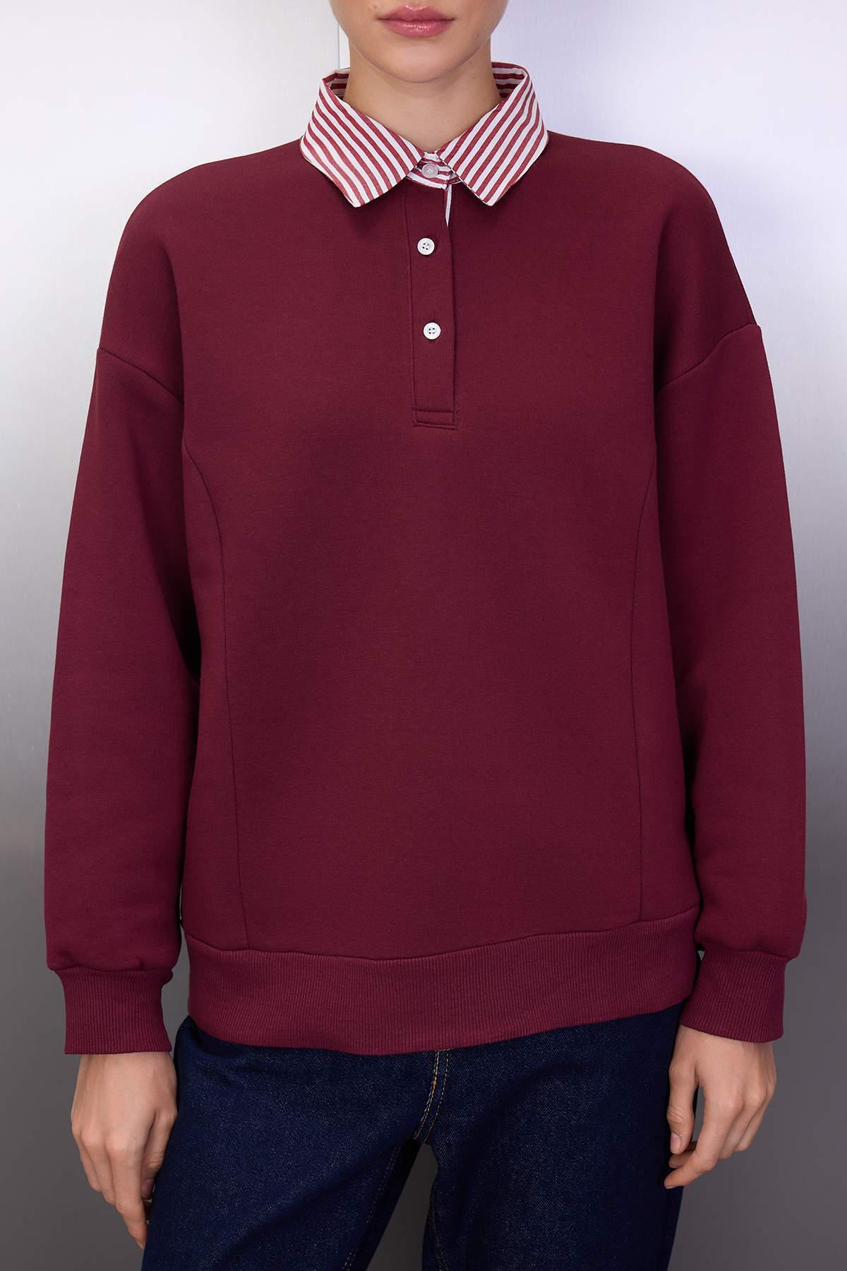 Trendyolmilla  Bordo Dokuma Garni Detaylı Oversize Kalıp Polo Yaka Kalın içi Polarlı Örme Sweatshirt TWOAW26SW00116 - Görsel 3