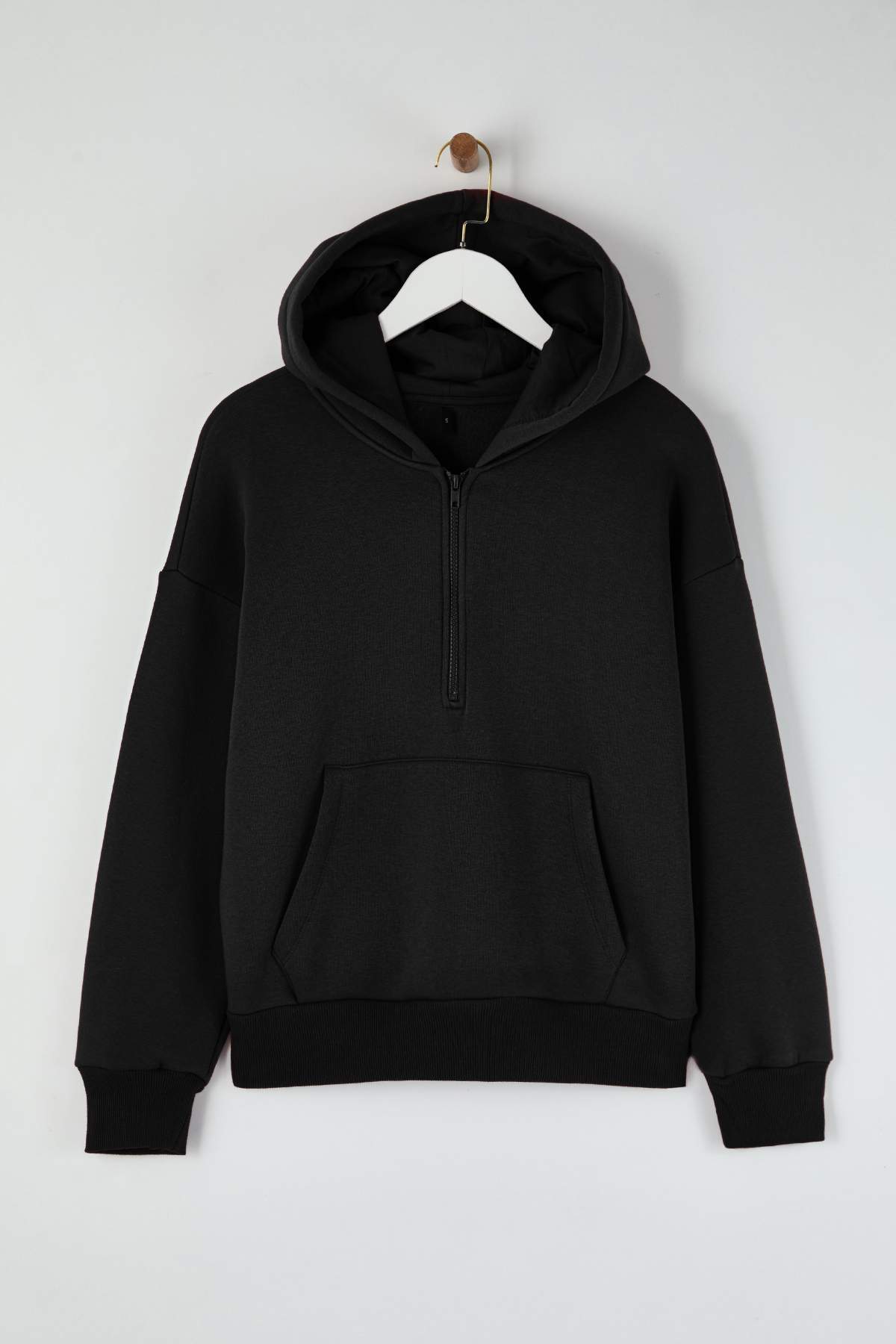 Trendyolmilla  Teen Siyah Kapüşonlu Kalın İçi Polarlı Yarım Pat Fermuarlı Cepli Örme Sweatshirt TWOAW26SW00160 - Görsel 5