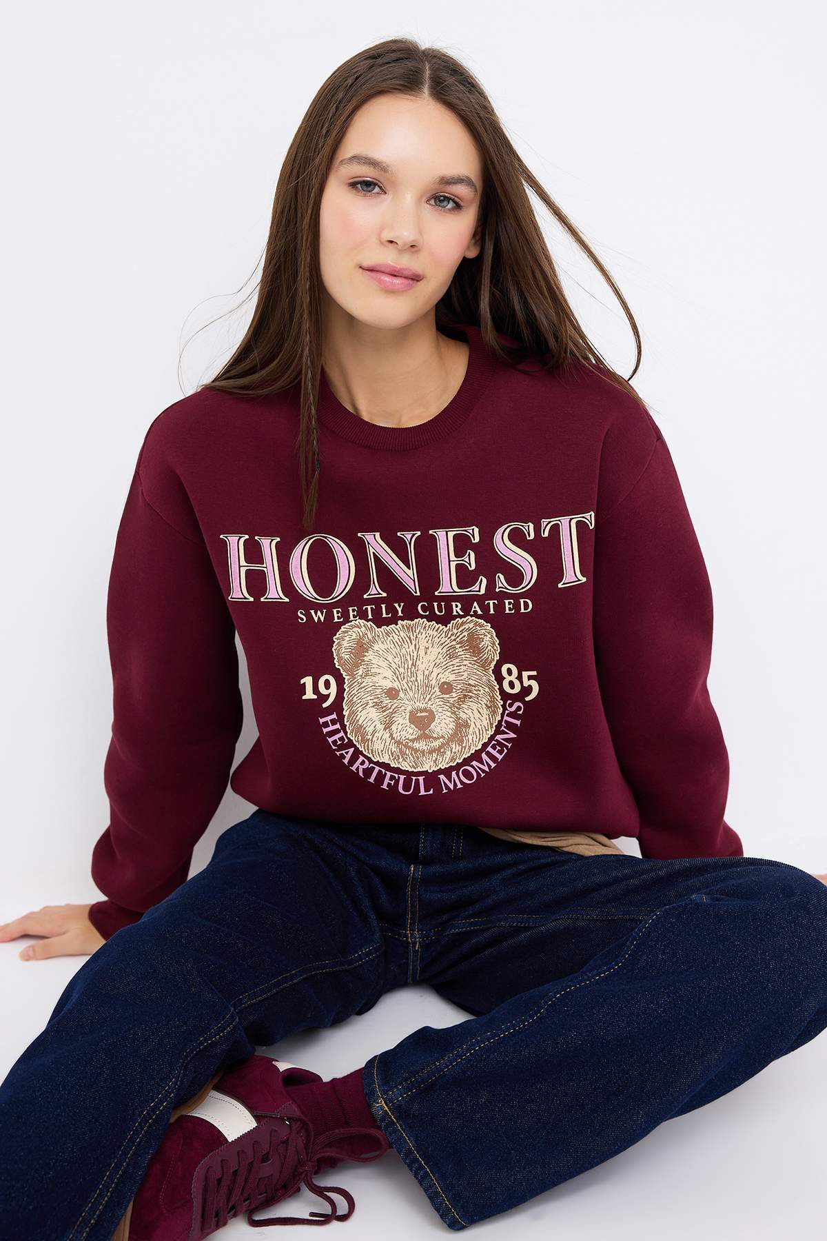Trendyolmilla  Teen Bordo Kalın İçi Polarlı Ayıcık Baskılı Regular/Normal Kesim Örme Sweatshirt TWOAW26SW00199