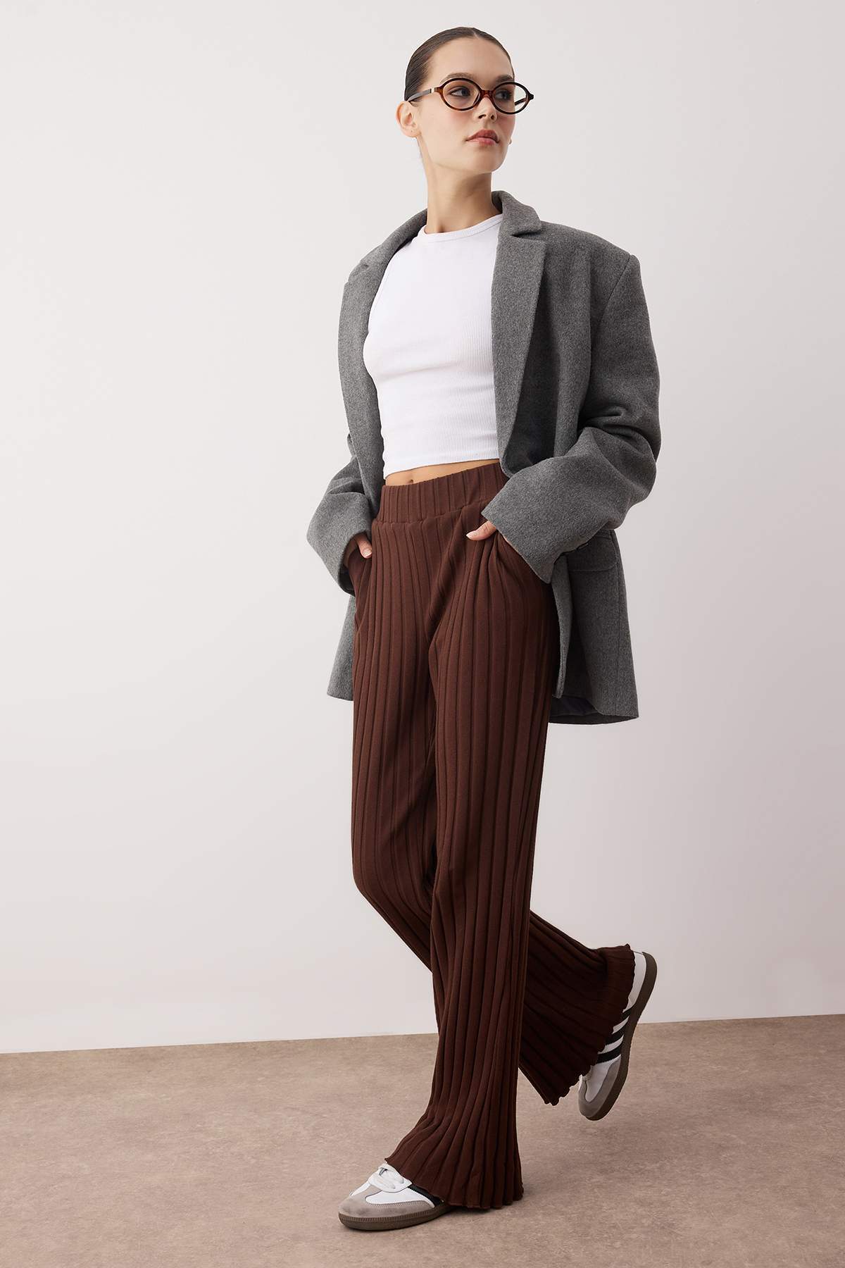 Trendyolmilla  Kahverengi Flare/İspanyol Paça Yüksek Bel Esnek Örme Pantolon TWOAW26PL00098 - Görsel 2