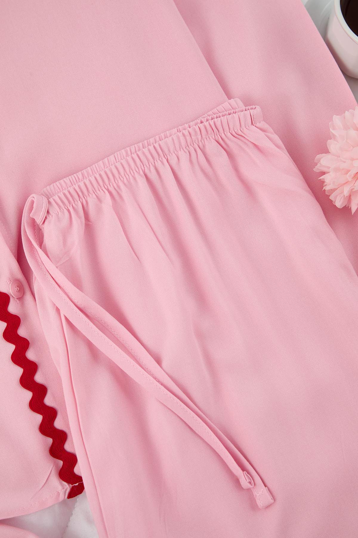 Trendyolmilla  Pembe Şerit Detaylı Viskon Dokuma Pijama Takımı THMAW26PT00144 - Görsel 8