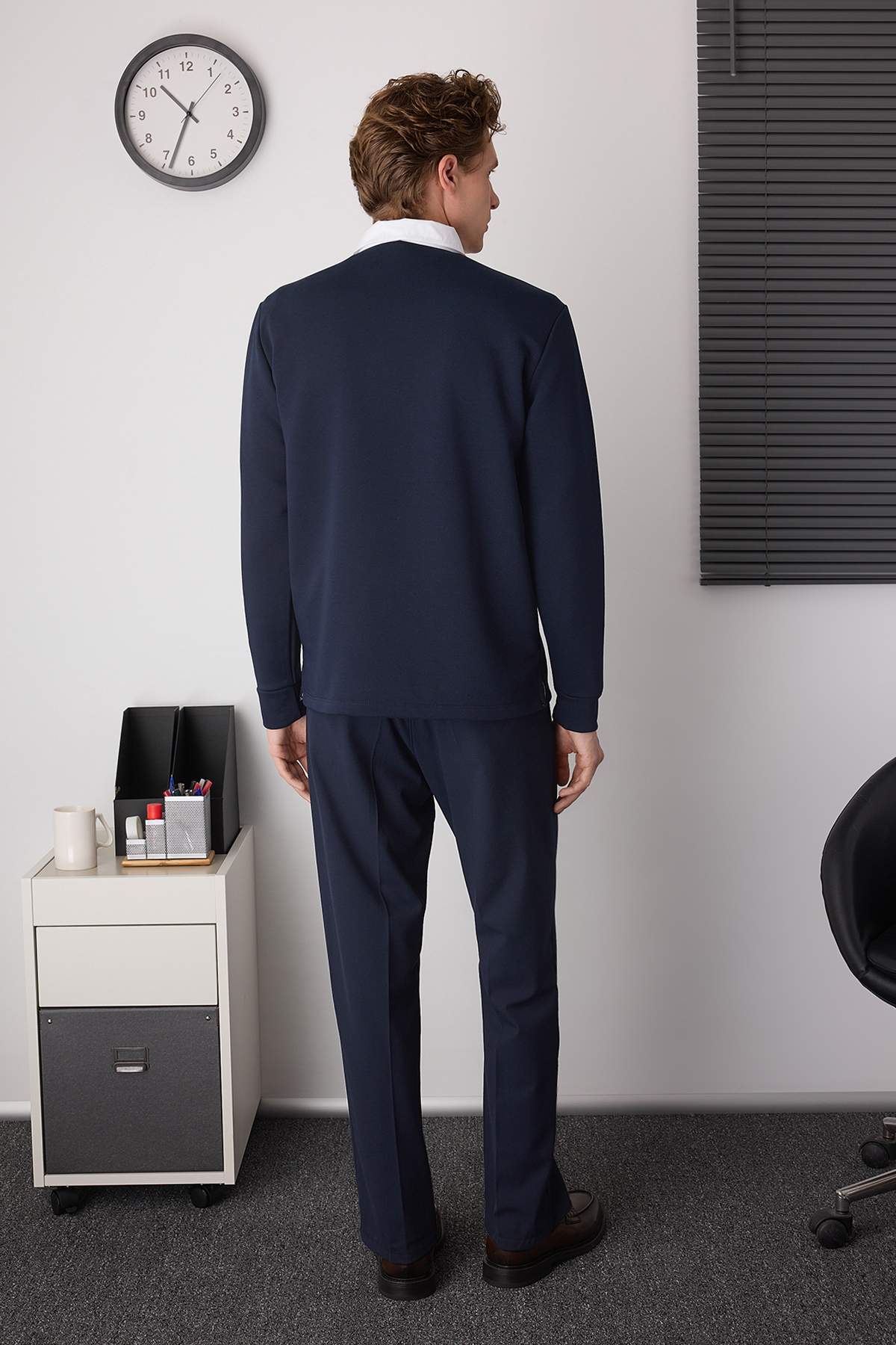 Trendyolmilla  Lacivert Yeni Oversize/Geniş Kesim Yakası Dokuma Polo Yaka Sweatshirt TMNAW26SW00012 - Görsel 4