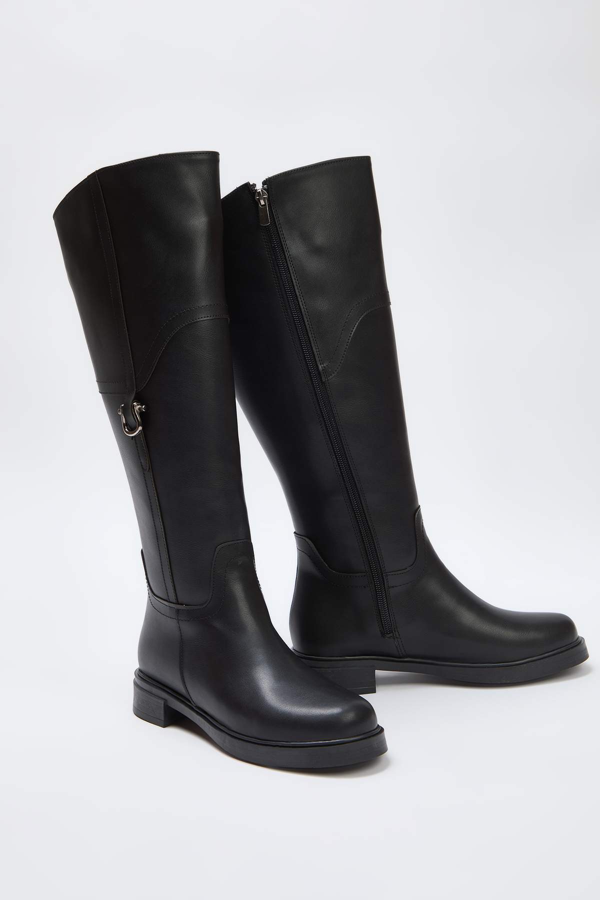 black-buckle-zippered-round-toe-womens-flat-h