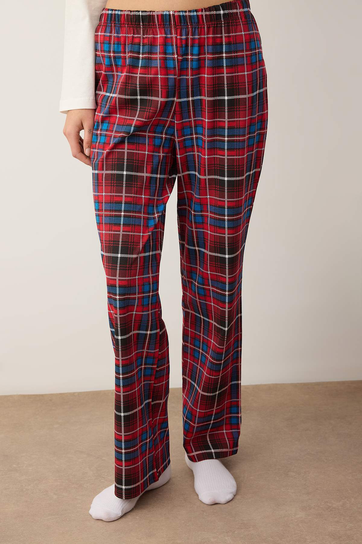 Trendyolmilla  Ekru %100 Pamuklu Ekoseli Kedi Baskılı Örme Pijama Takımı THMAW26PT00153 - Görsel 3