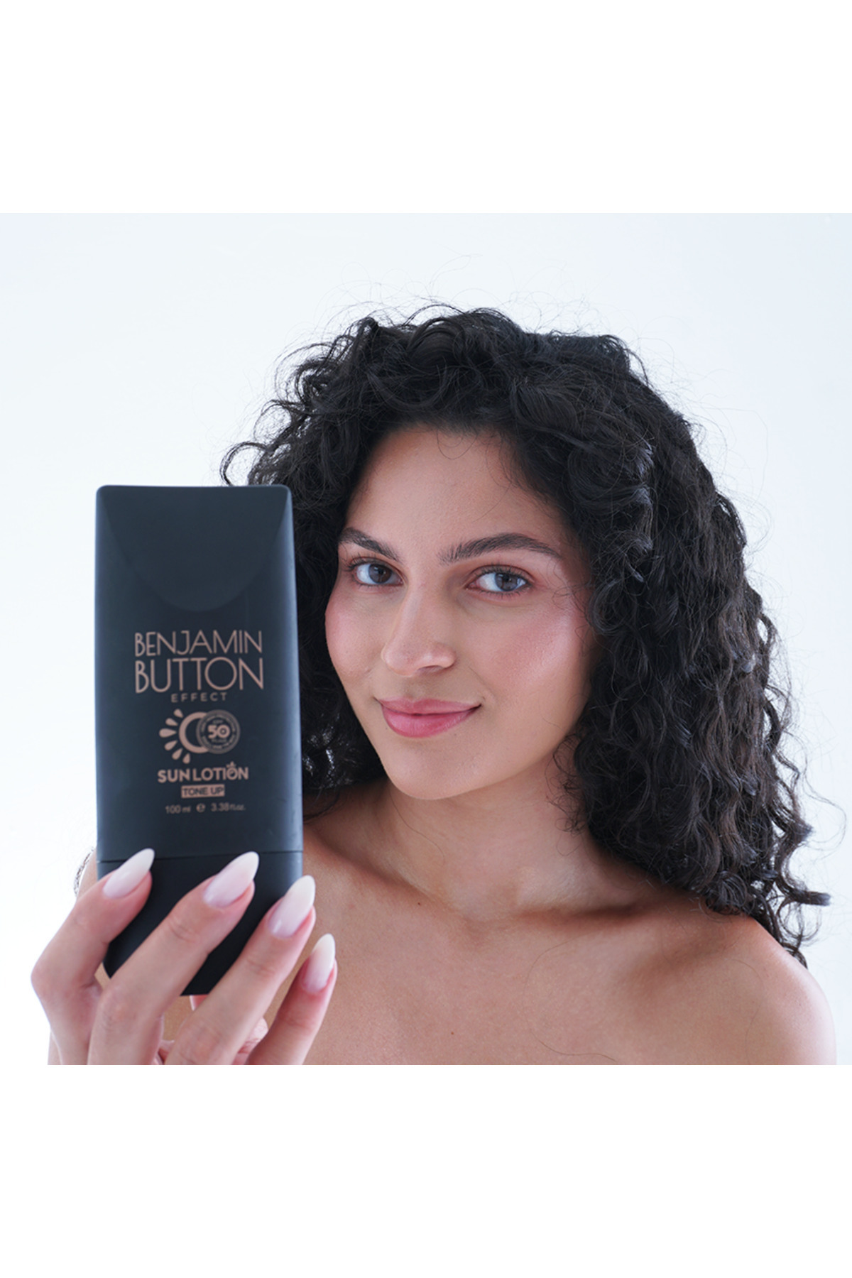 لوسیون ضد آفتاب رنگی روشن کننده و تون آپ SPF 50+ — 8684255896124 — تصویر 4 از 5