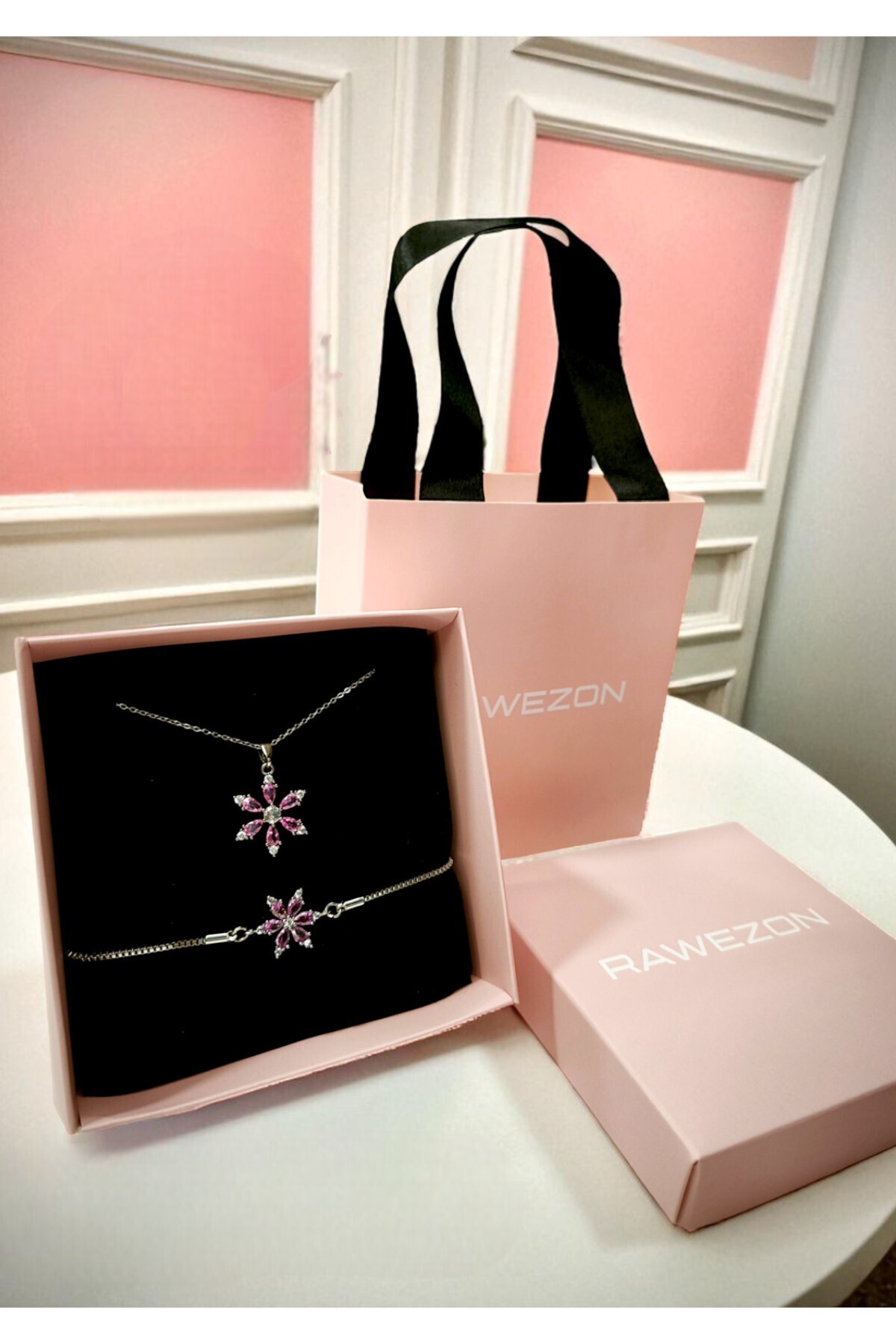 RAWEZON Eşinize Anlamlı Hediye- Çelik Pembe Lotus Kolye Ve Bileklik - Sevgiliye Hediye Doğum Günü