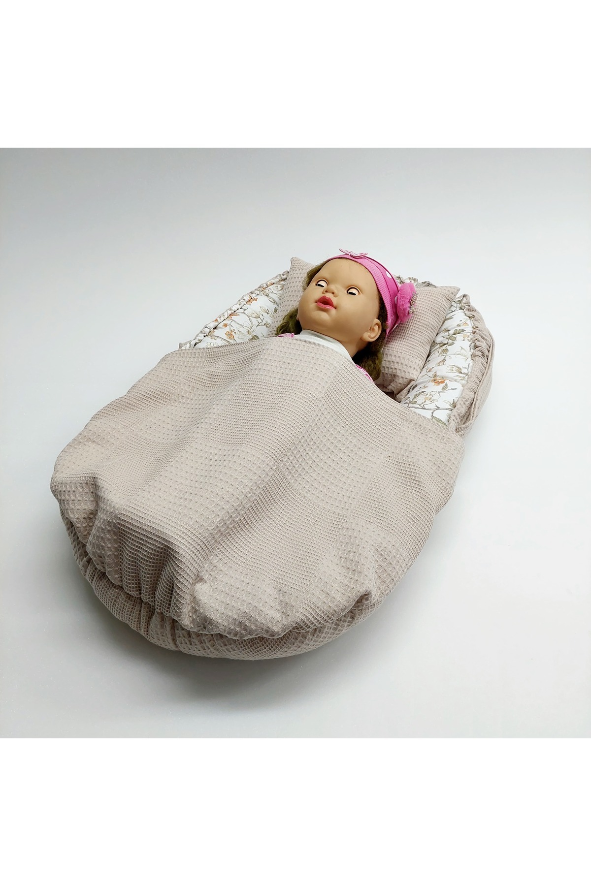 JULYA KİDS Çok Amaçlı Baby Nest Pamuk Ve Pıke Kumaş Desenli Çantali Bebek Çantası Taşınabilir Anne Yanı Yatğı fotoğrafı 2 (önizleme)