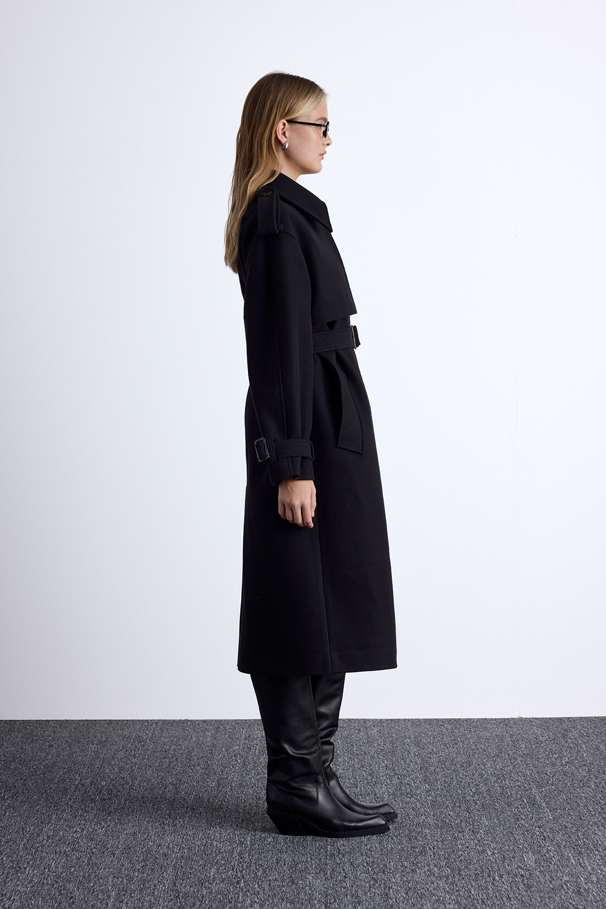 Manuka  APOLET DETAYLI KAŞE KABAN SİYAH - Görsel 6