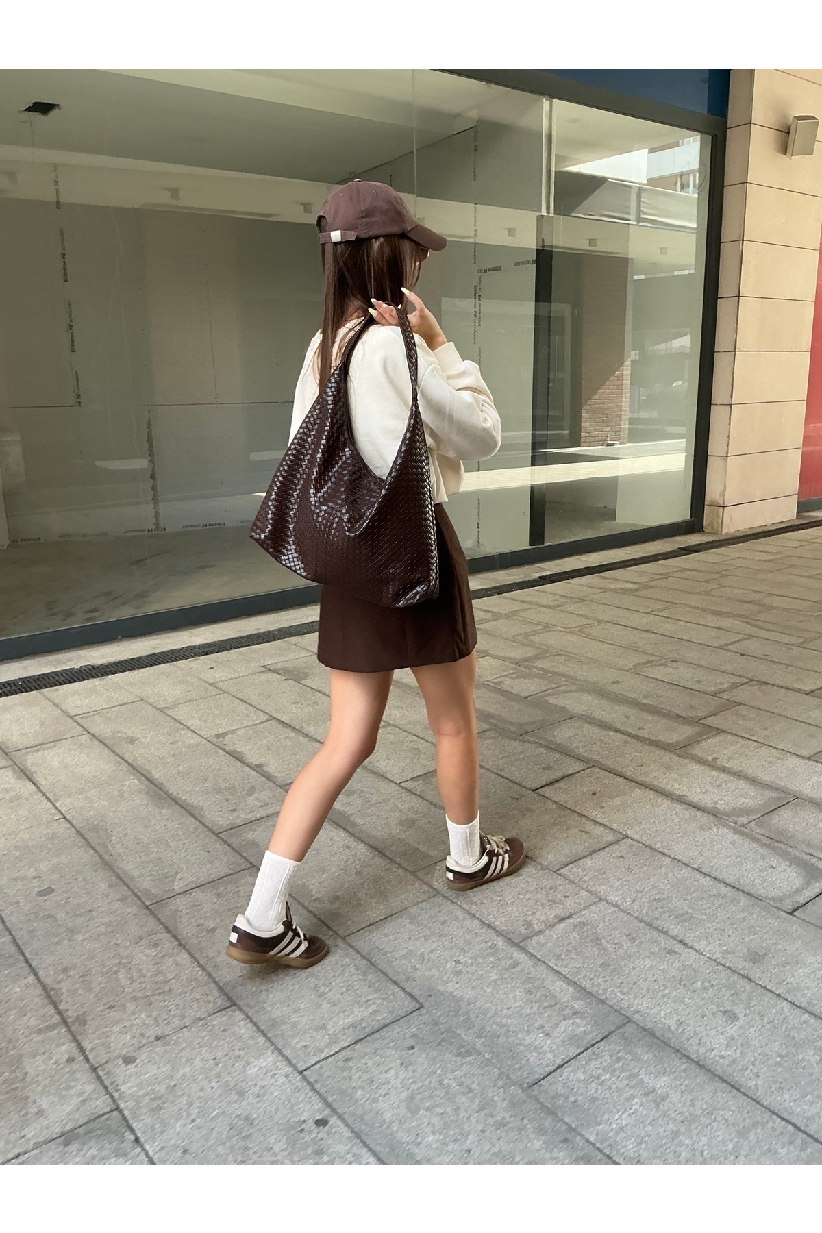 yako VERONA Örgü Dokulu Salaş Görünümlü ve Geniş Hacimli Kadın Omuz Çantası(: Boy 28*En 48*Taban12 cm) görsel 5