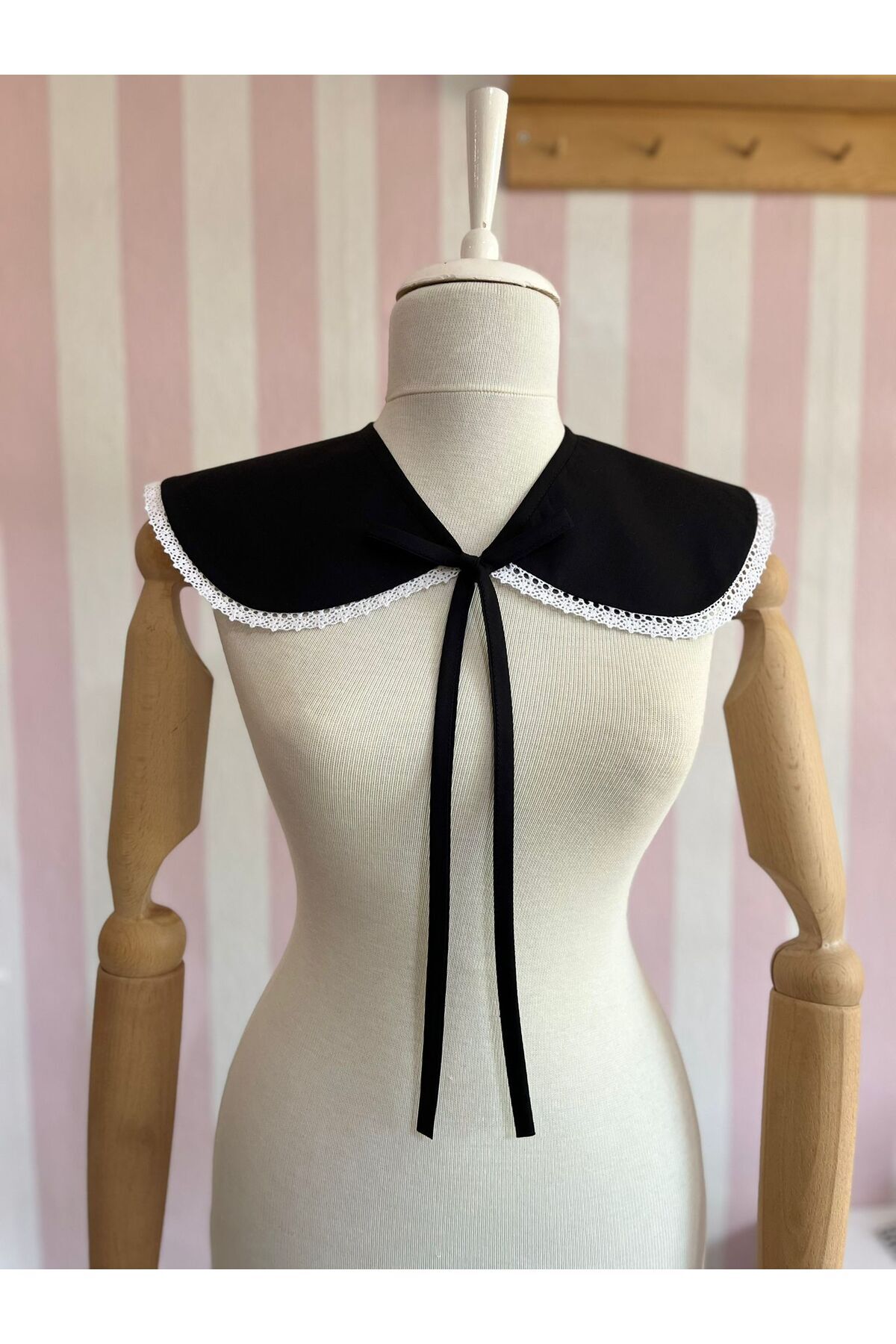 Eylülce Butik Yetişkin Vintage Dantelli Siyah Yakalık