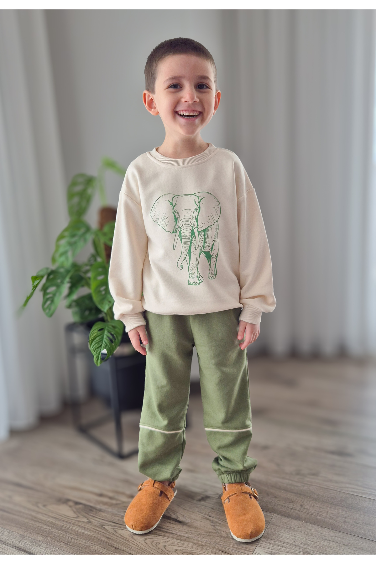 BALKABAĞI Fil Taş Rengi Sweatshirt Yeşil Eşofman Altı 2'li Takım TTYE0031 fotoğrafı 3 (önizleme)