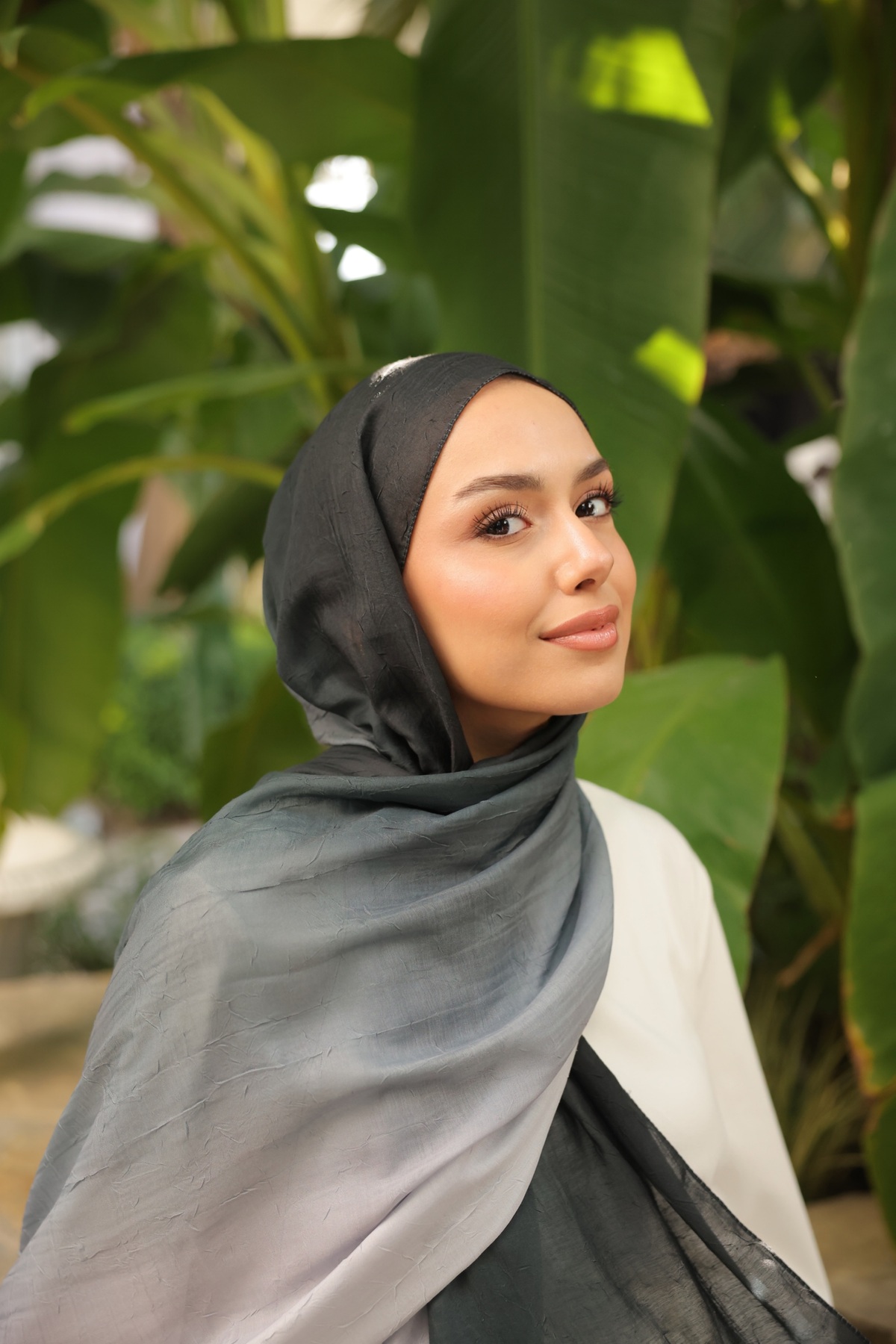 Mira İpek  Degrade İki Renkli Bambu Kraş Şal Tok Duran Kadın Şal Siyah Beyaz - Görsel 4