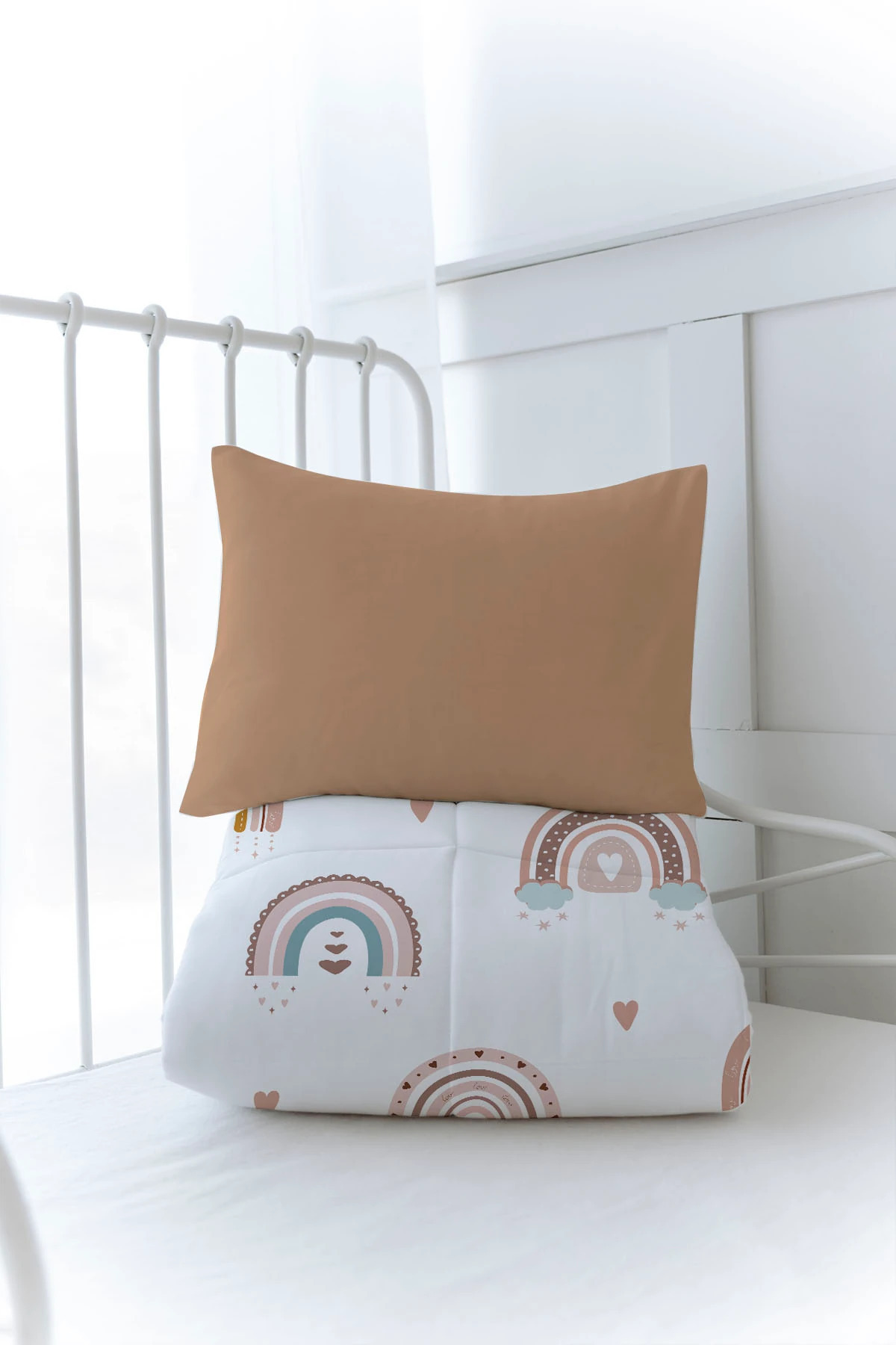 Tuğba Kuğu Organik Baskılı Montessori (100x200) Yorgan Seti - Iconic Serisi - Somon Yıldızlı Gökkuşağı fotoğrafı 3 (önizleme)