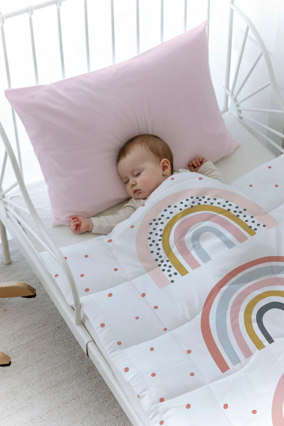 Tuğba Kuğu Organik Baskılı Montessori (100x200) Yorgan Seti - Iconic Serisi - Üçlü Pembe Gökkuşakları fotoğrafı 2 (önizleme)