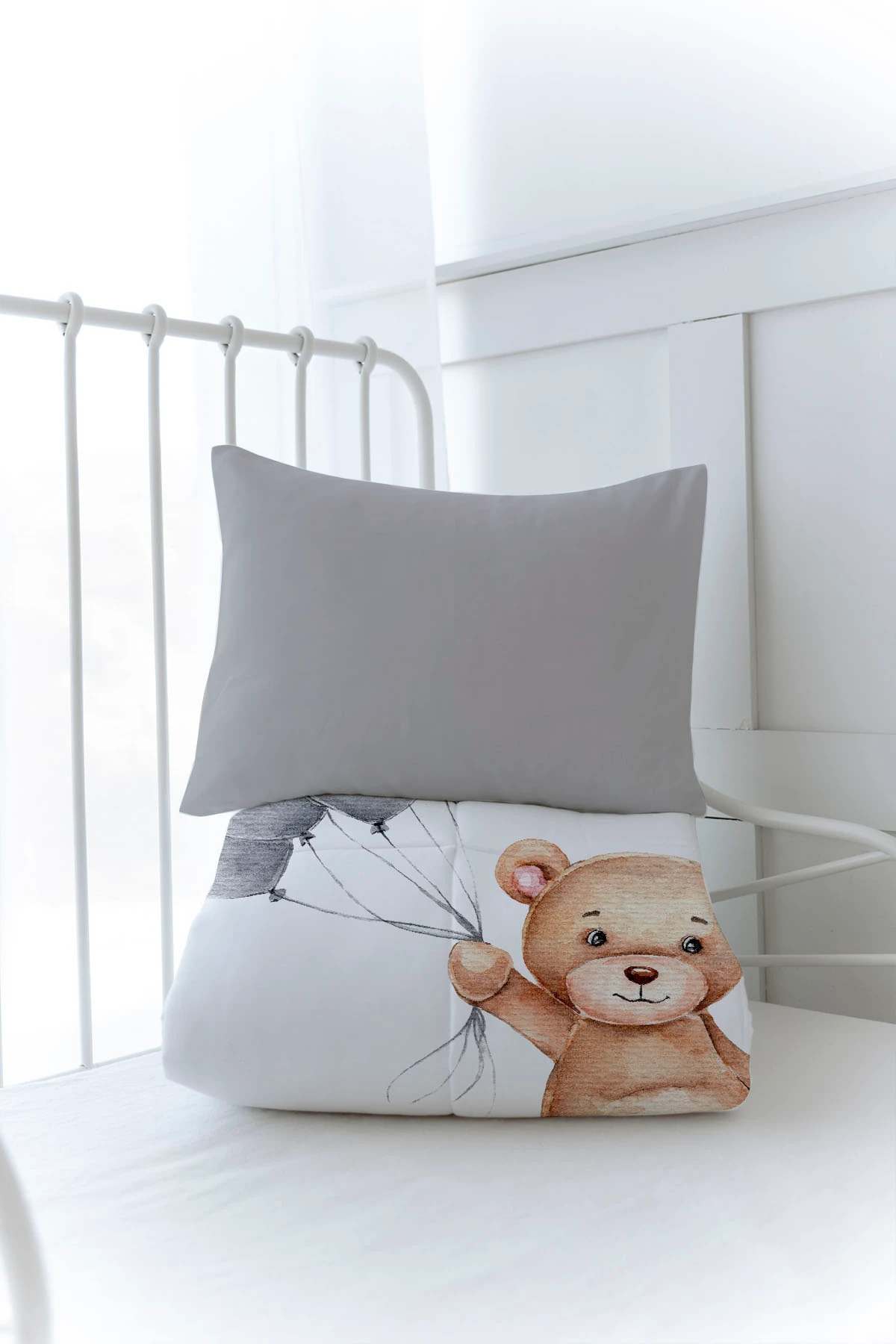 Tuğba Kuğu Montessori Yorgan Seti (95X195 CM) - Iconic Serisi - Balon Tutan Ayı fotoğrafı 3 (önizleme)