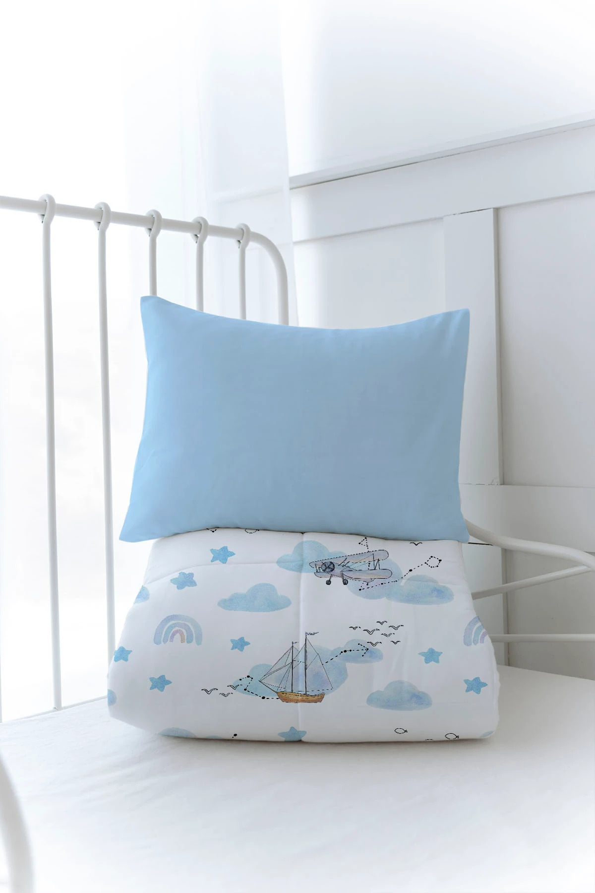 Tuğba Kuğu Organik Baskılı Montessori (100x200) Yorgan Seti - Iconic Serisi - Mavi Hava Balonlu Gökkuşağı fotoğrafı 3 (önizleme)