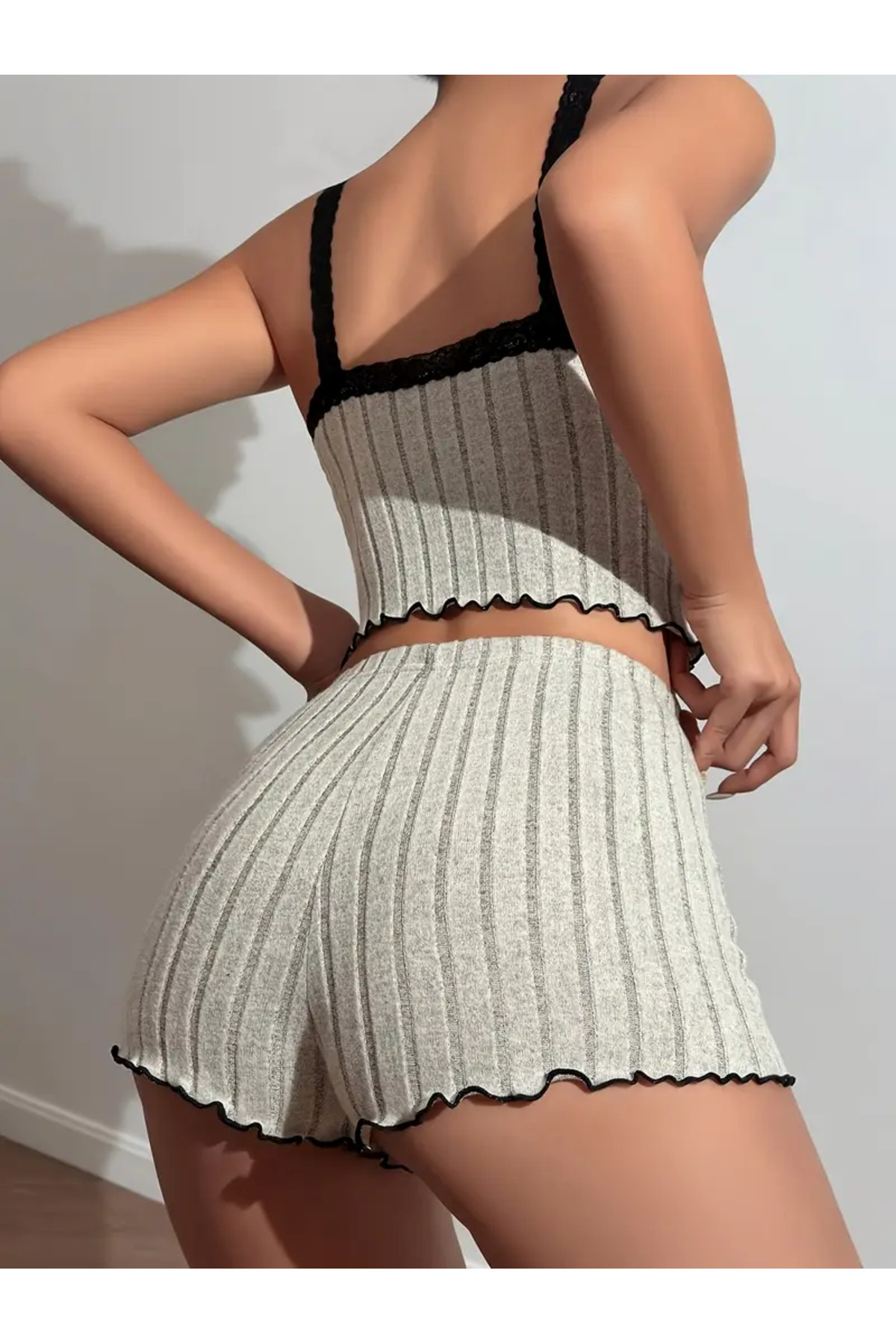 Fitilli Şardonlu Yumuşak Dokulu Pijama, Dantel Askı Fiyonk Detaylı Şortlu Pijama Takımı