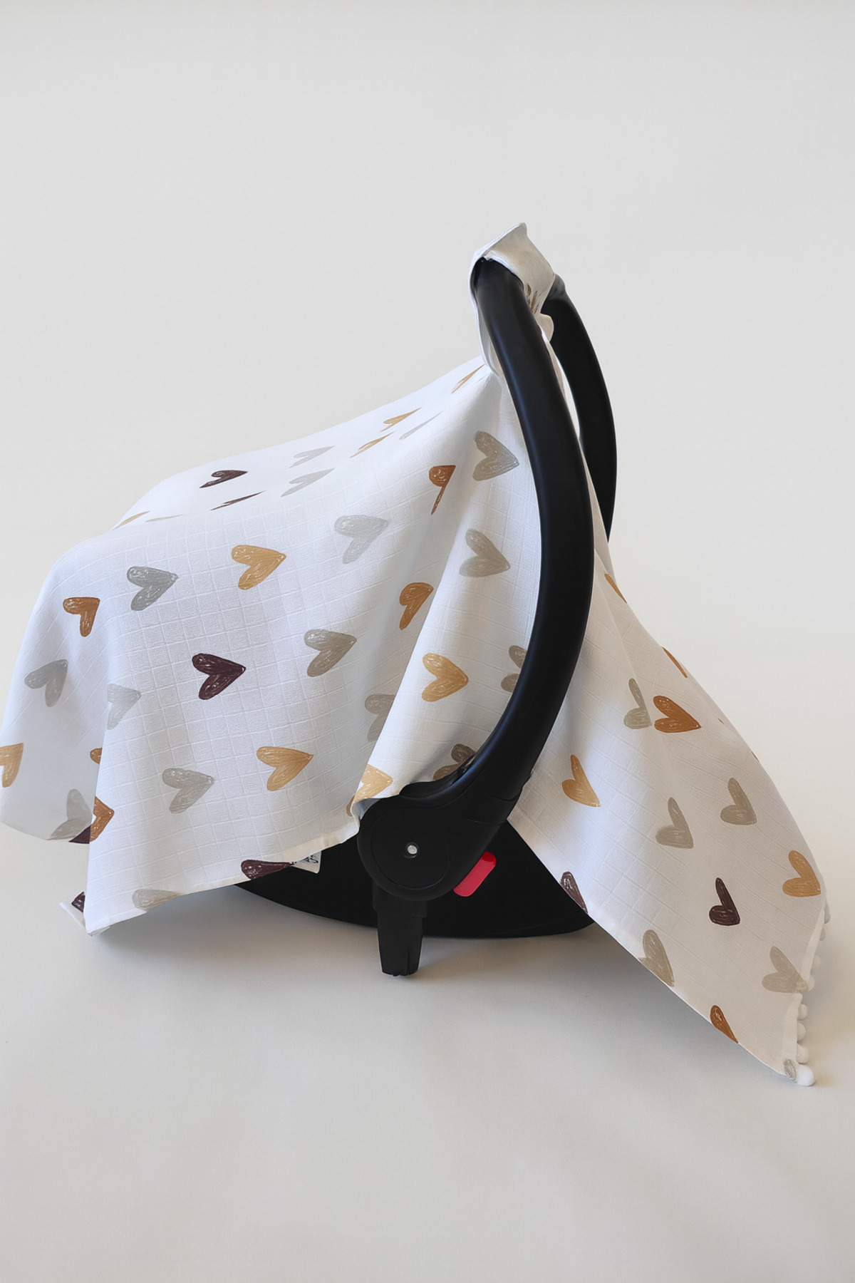 nelcollection Müslin Puset Örtüsü ve Anakucağı Minderi, 2'li Set, Önlük Hediyeli, %100 Pamuk Kumaş, Kalp Desenli fotoğrafı 2 (önizleme)