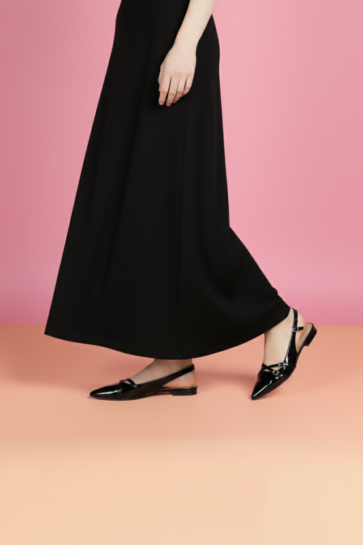 Extra Shoes İstanbul Kadın Siyah Rugan Sivri Burunlu Babet Ayakkabı Bant Detaylı