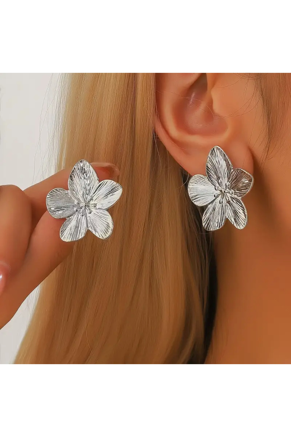 Ultra Hafif 2 Çift Küpe Çiçek Küpe Flower Küpe Aria Küpe Günlük Takı (2 Çift Gold - Gümüş)