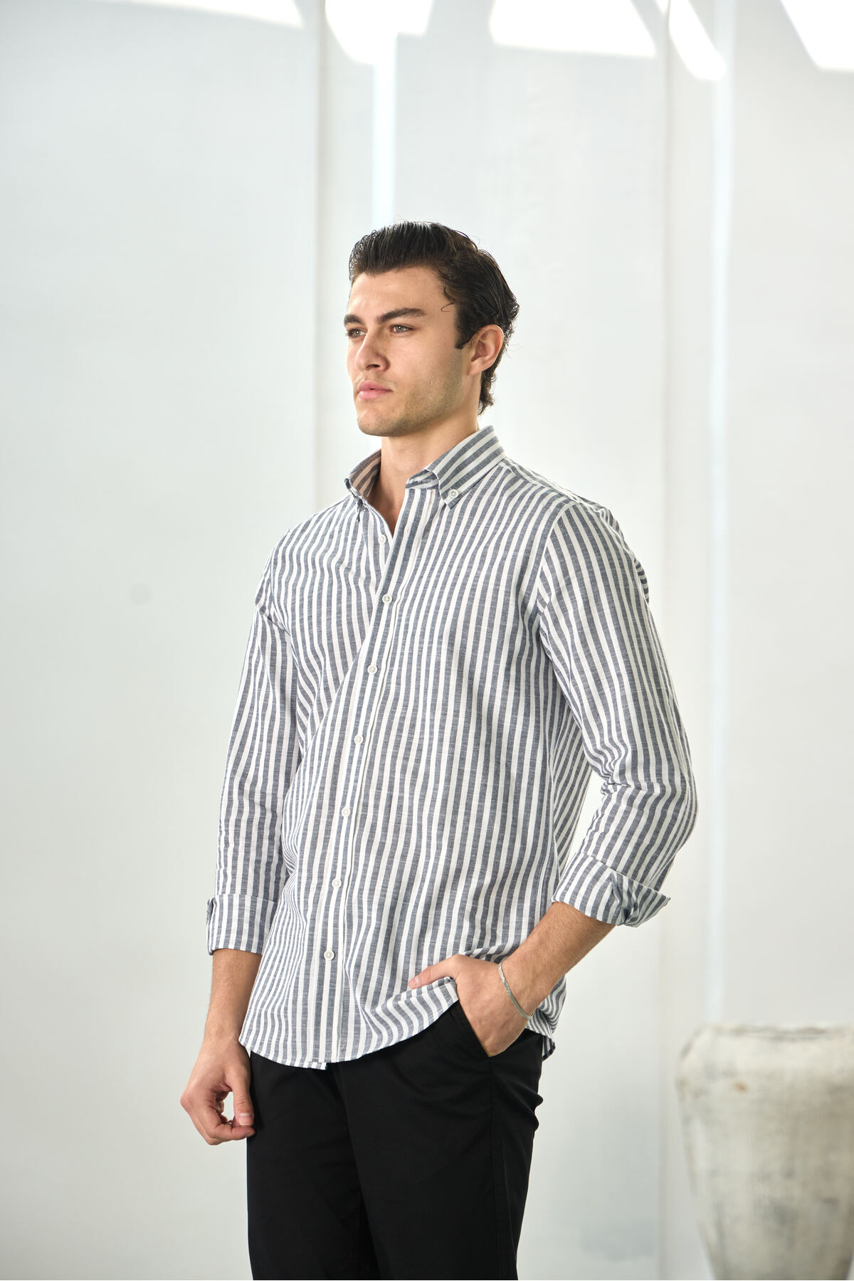 Sulti  Slim Fit Siyah Çizgili Düğmeli Yaka %100 Pamuk Flamlı Keten Görünümlü Gömlek - Görsel 3