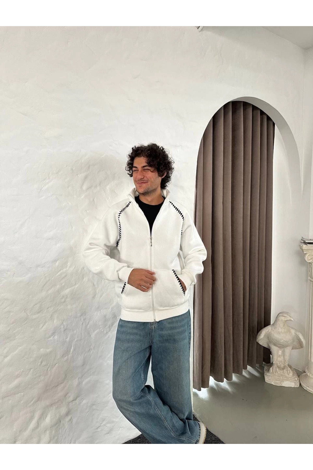 pilelistore Oversize Dik Yaka Fermuarlı Sweatshirt - Zincir Nakışli Kanguru Cepli - Beyaz fotoğrafı 3 (önizleme)