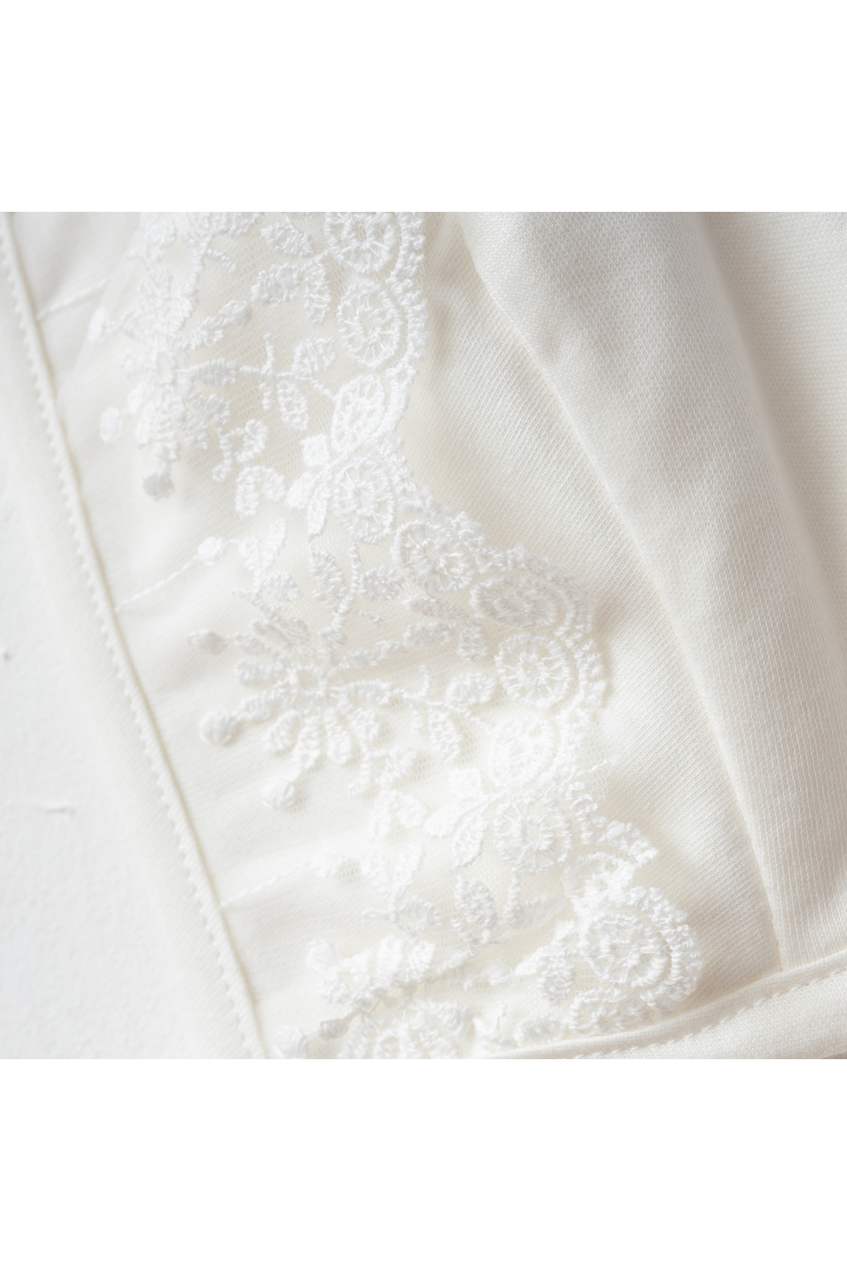 Mert Baby Laura Dantel ve Fırfır Detaylı 3'lü Organik Hastane Çıkış Seti %100 Pamuk Yenidoğan Kız Bebek fotoğrafı 4 (önizleme)