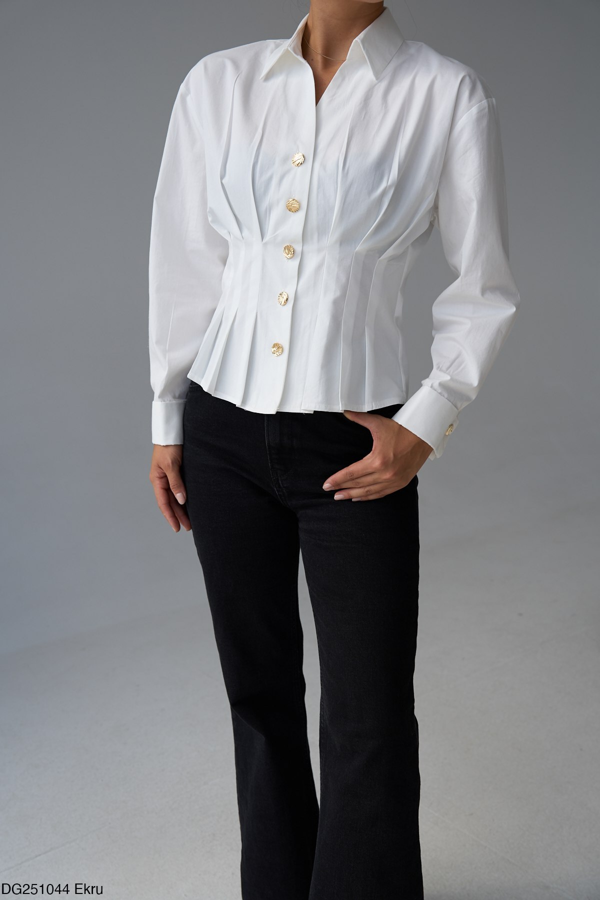 bunubanayolla  Gold Düğmeli Beyaz Pileli Gömlek