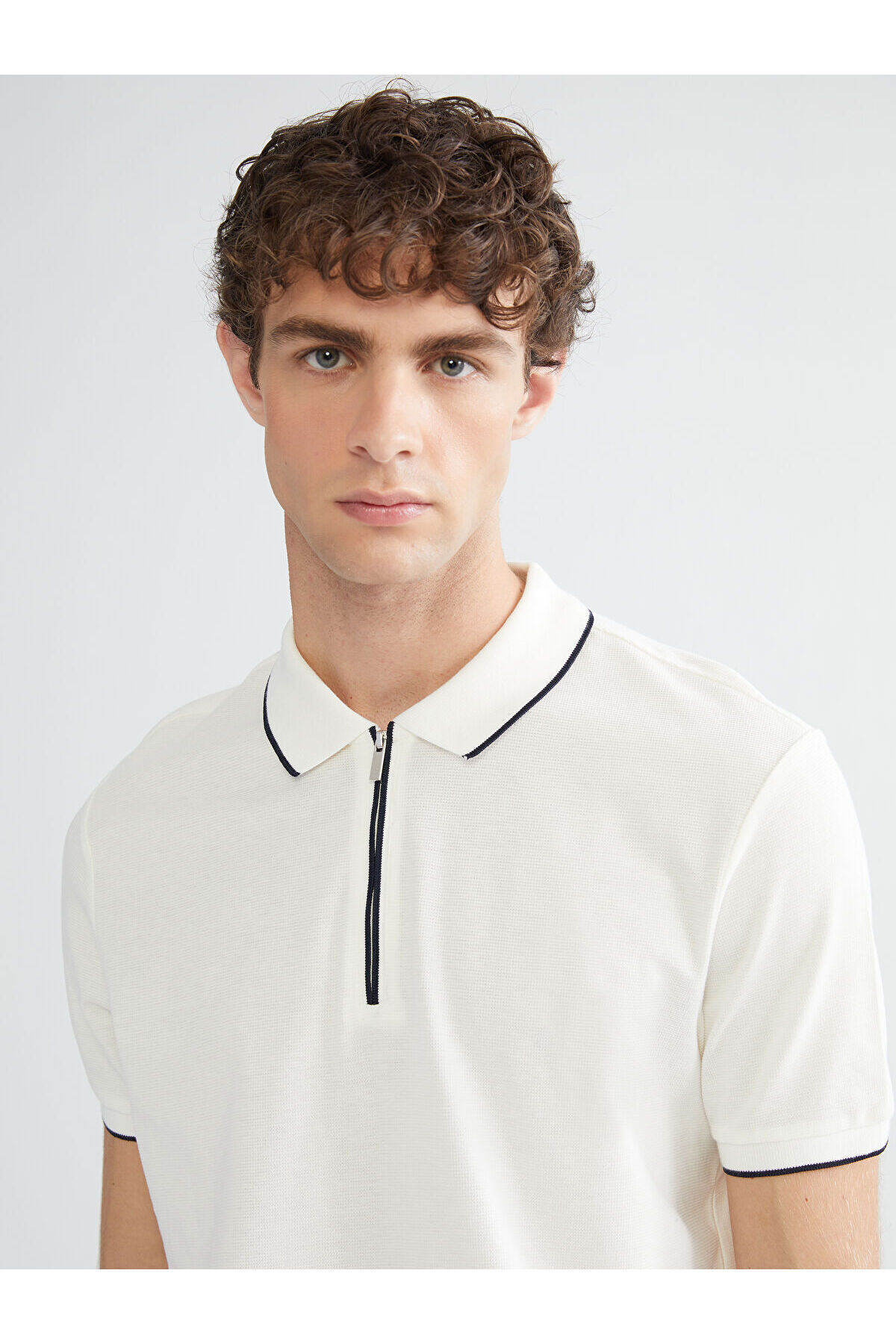 تیشرت ال سی وایکیکی W5KU52Z8-R9J-1013002