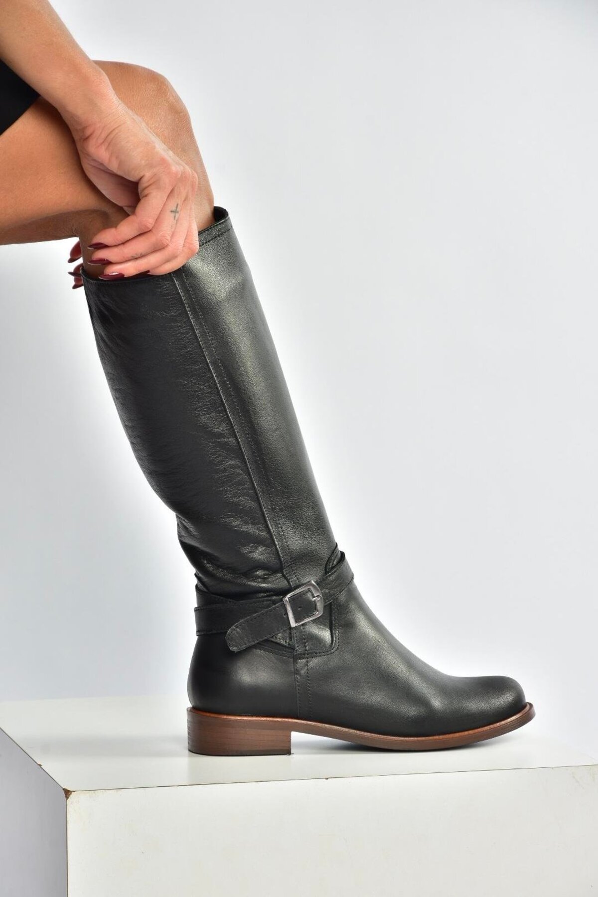 Fox Shoes V398750603 Siyah Hakiki Deri Alçak Tabanlı Kadın Çizme