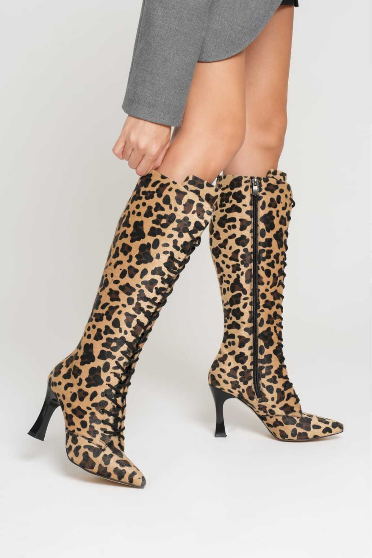 mükemmel adımlar leopar desenli köseli topuklu şık çizme