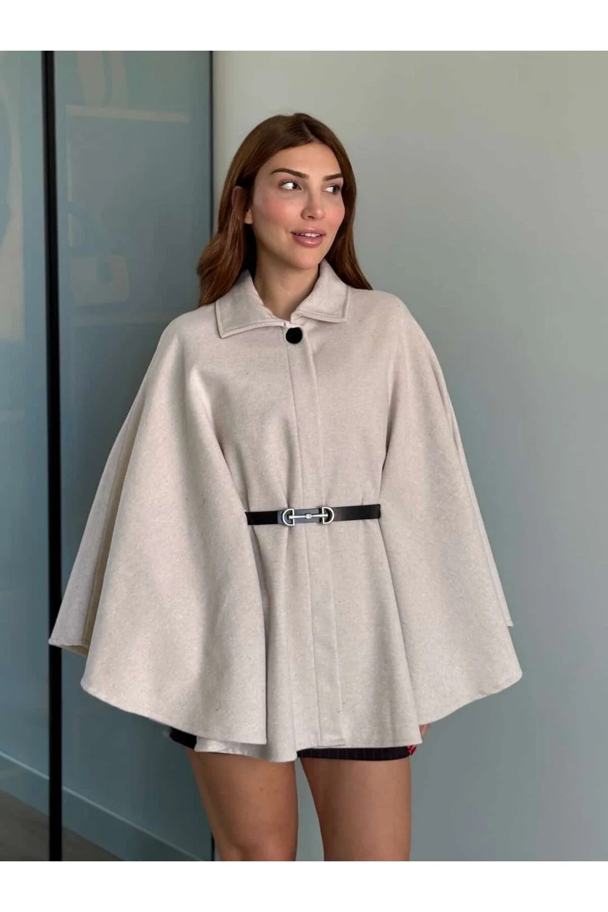 SKYBEAR Tesettür Bej Kemerli Kaşe Panço – Yeni Sezonun Modern Dokusu