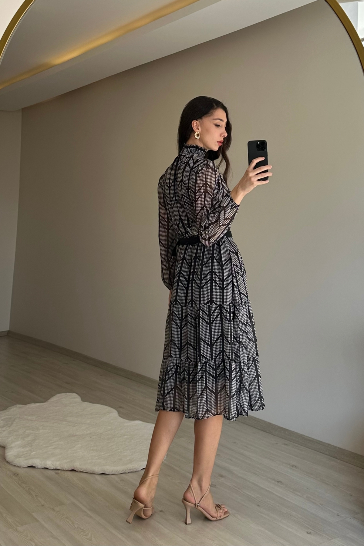 Neşeli Butik  kadın yaka lastikli küçük puantiyeli midi şifon elbise NM022 - Görsel 6