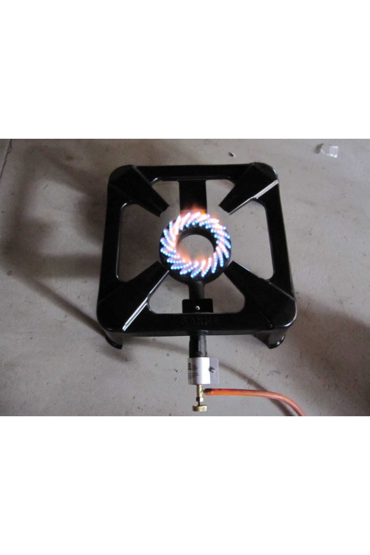 موقد محمول يعمل بالغاز والبروبان والحديد الزهر للاستخدام في الفناء والتخييم في الهواء الطلق مقاس 40 × 40 سم