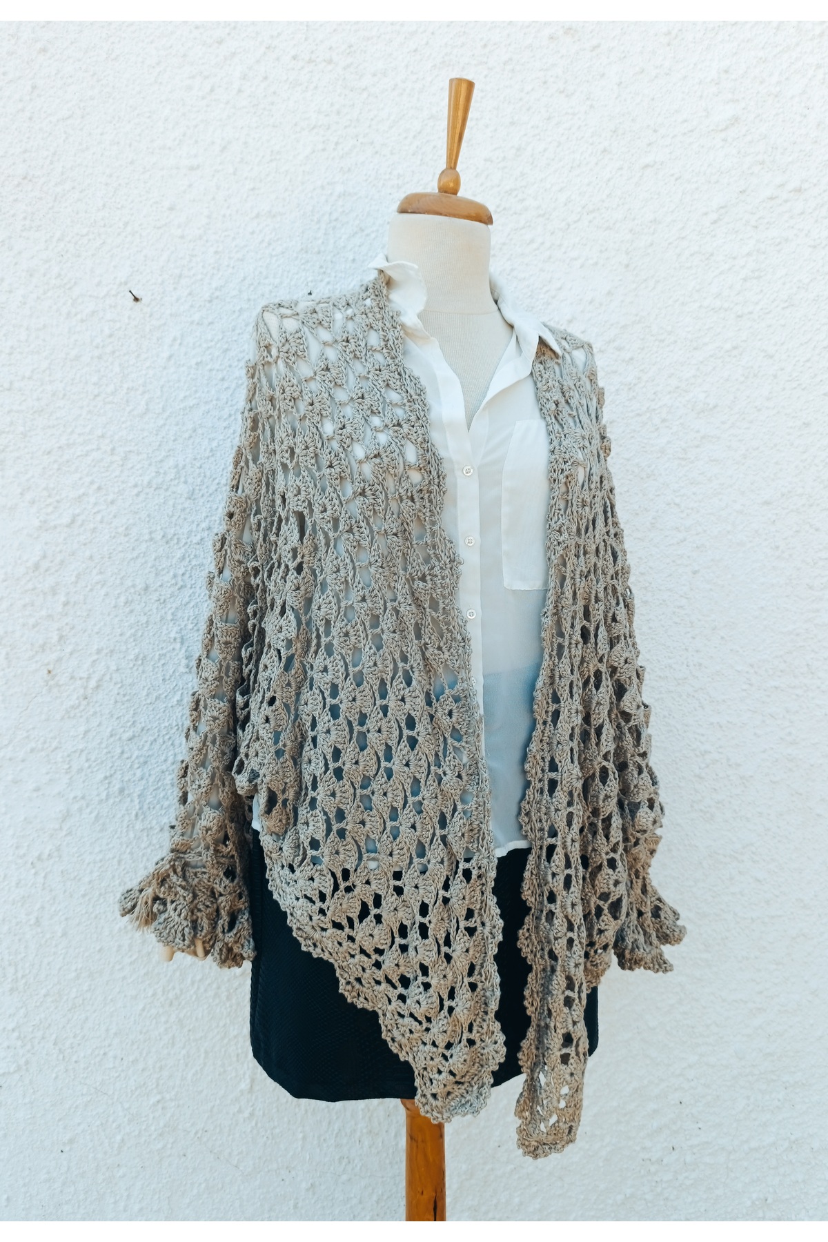 Hippybutik Toprak Tonlu Gri Bej El Örgüsü Kalın Ajur Şal/Hırka Panço Tarzı Düşük Kollu Şal görsel 7