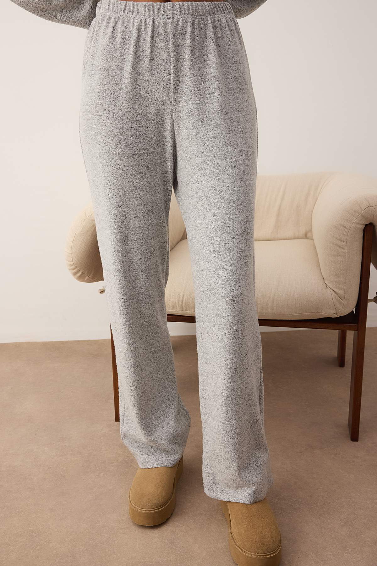 Trendyolmilla  Gri Melanj Çift Katlı Kışlık Yumoş Örme Pijama Takımı THMAW26PT00154 - Görsel 4