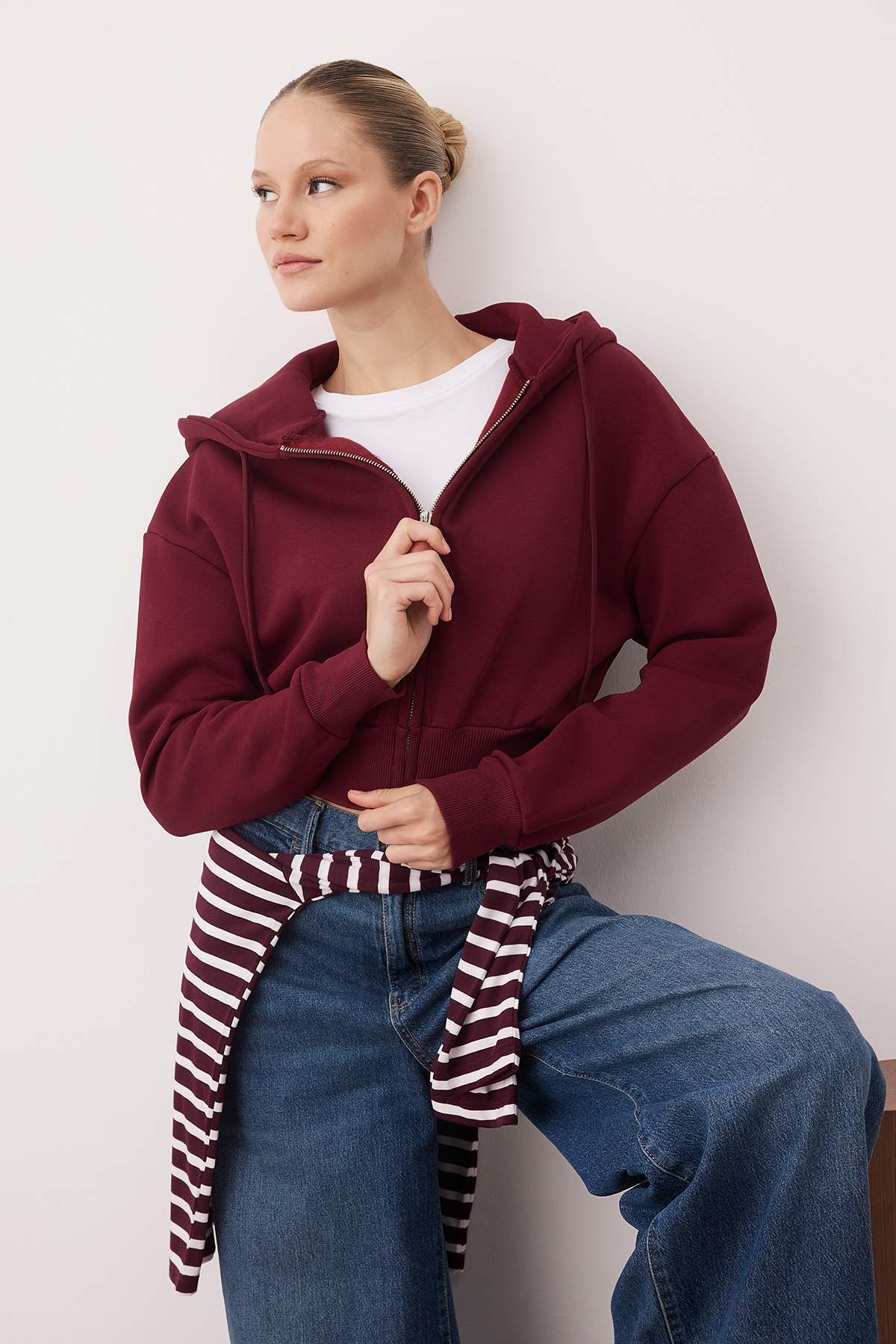 Trendyolmilla  Mürdüm Crop Oversize Örme Sweatshirt TWOAW25SW00302