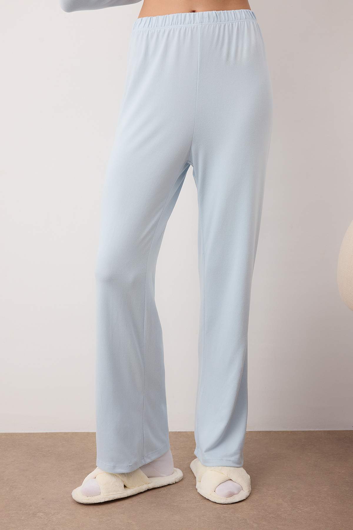 Trendyolmilla  Mavi Termal Kışlık Kumaşlı Gömlek Yaka Örme Pijama Takımı THMAW26PT00120 - Görsel 3