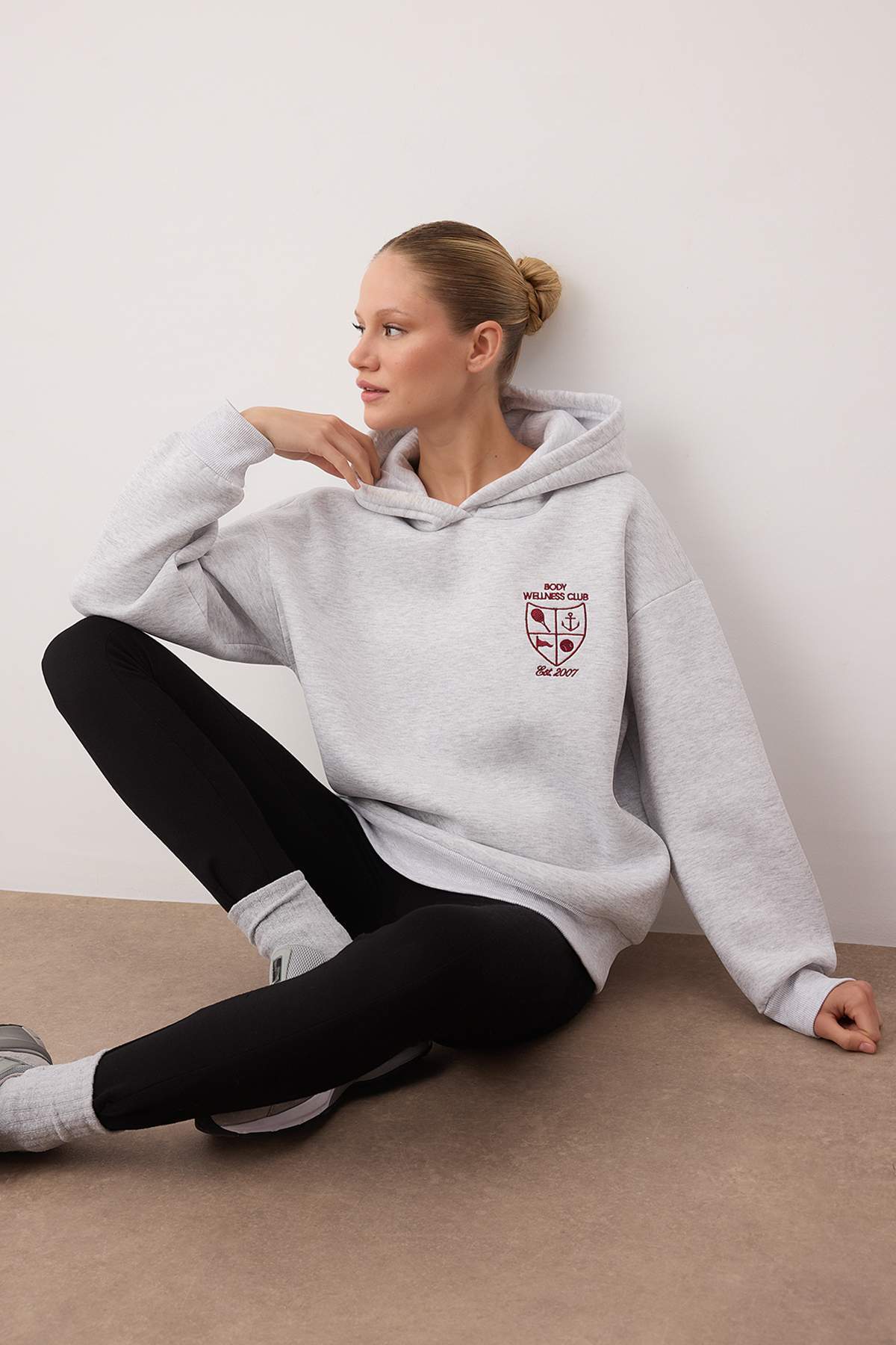 Trendyolmilla  Kar Melanj Nakışlı Oversize/Geniş Kalıp Kalın İçi Polarlı Örme Sweatshirt TWOAW26SW00181 - Görsel 3