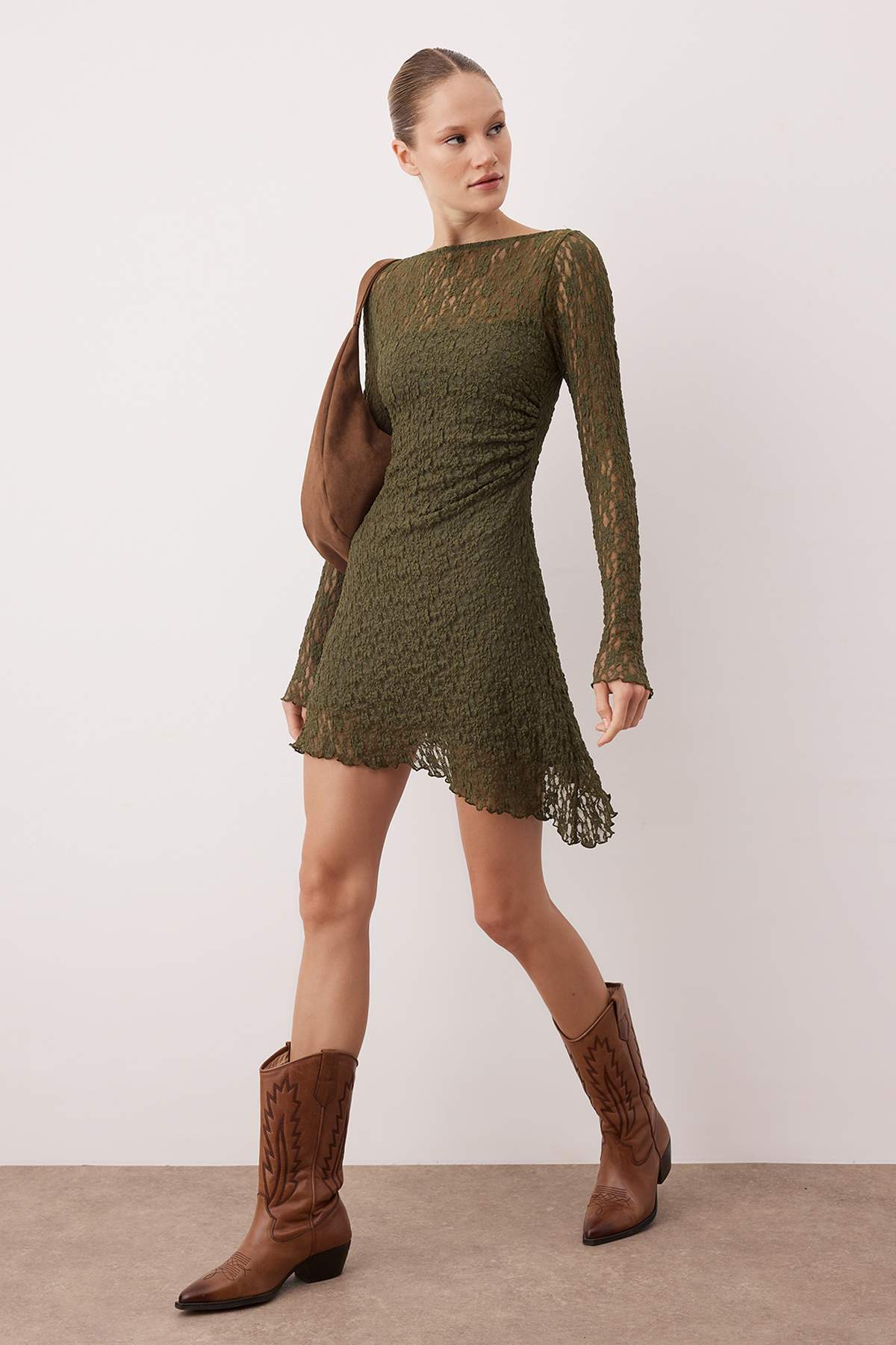 Trendyolmilla  Haki Sırt Dekolteli Asimetrik Detaylı Mini/Kısa Dantel Esnek Örme Elbise TWOSS25EL00903 - Görsel 2