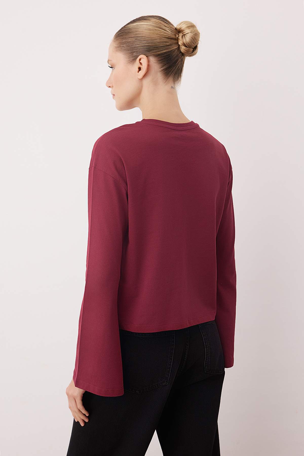 Trendyolmilla  Bordo İspanyol Kol Bisiklet Yaka Regular/Normal Kalıp Örme T-Shirt TWOAW24TS00008 - Görsel 4