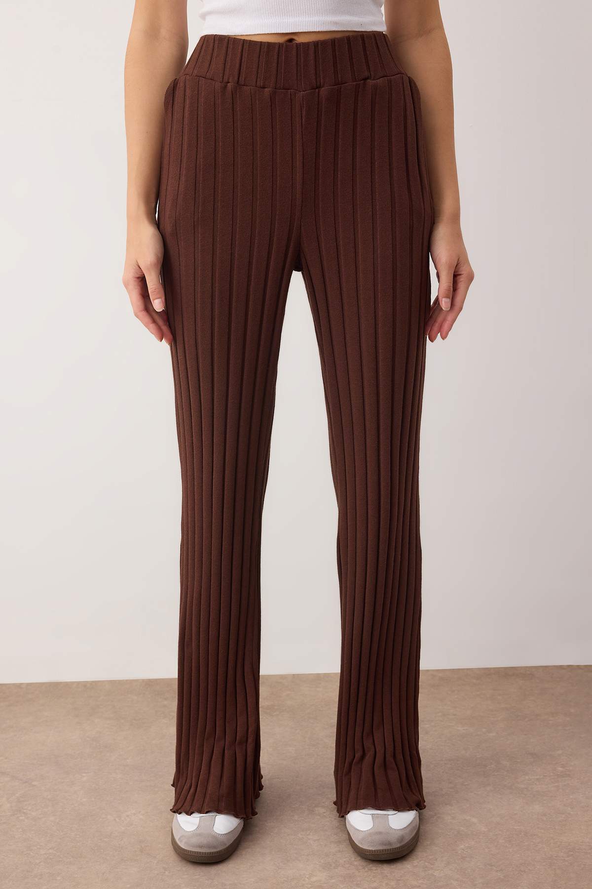 Trendyolmilla  Kahverengi Flare/İspanyol Paça Yüksek Bel Esnek Örme Pantolon TWOAW26PL00098 - Görsel 3