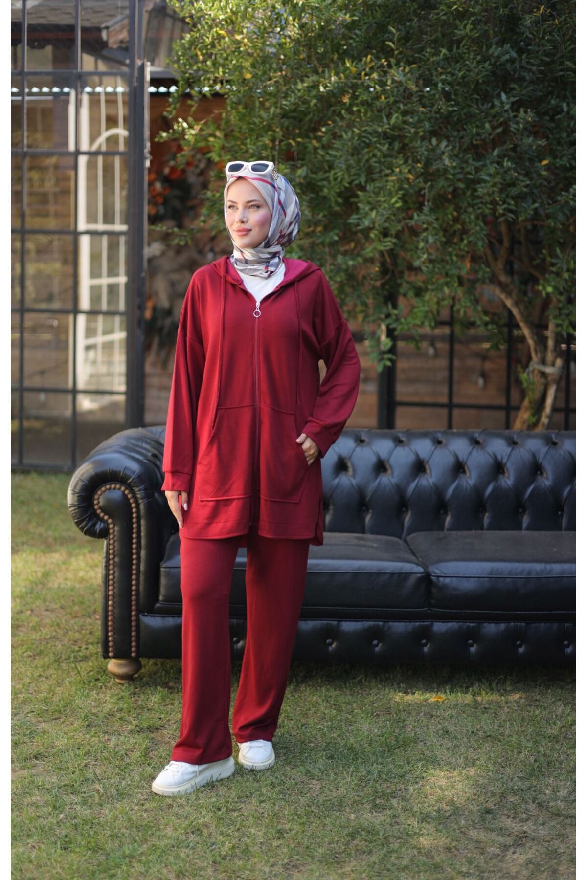 MODA ARS KIŞ İÇİN HEM ŞIK HEM SPOR KAPŞONLU TAKIM