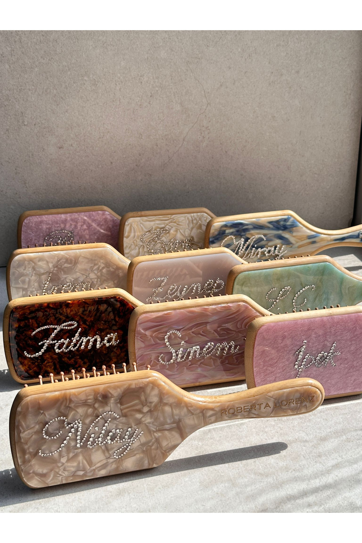 Roberta Lorenz Kişiye Özel kristal taşlı İSİMLİ bambu ve asetat saç tarağı